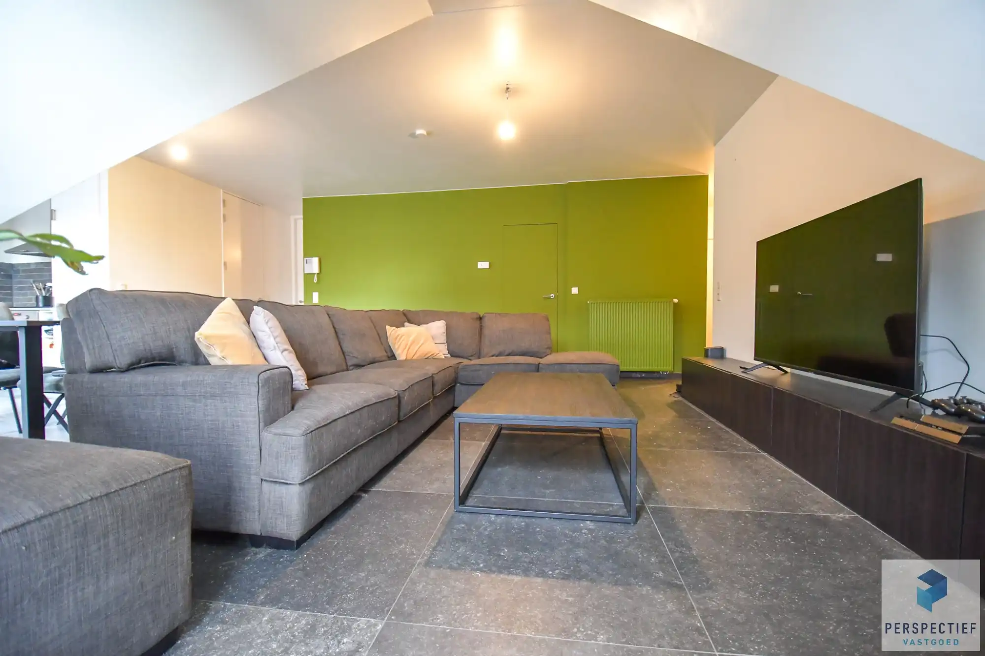 BEZOEKMOMENT WOENSDAG 26/08 VAN 17U TOT 18U30 | Ruim en modern woonappartement (bouwjaar 2020) met 2 slaapkamers en terras. foto 5