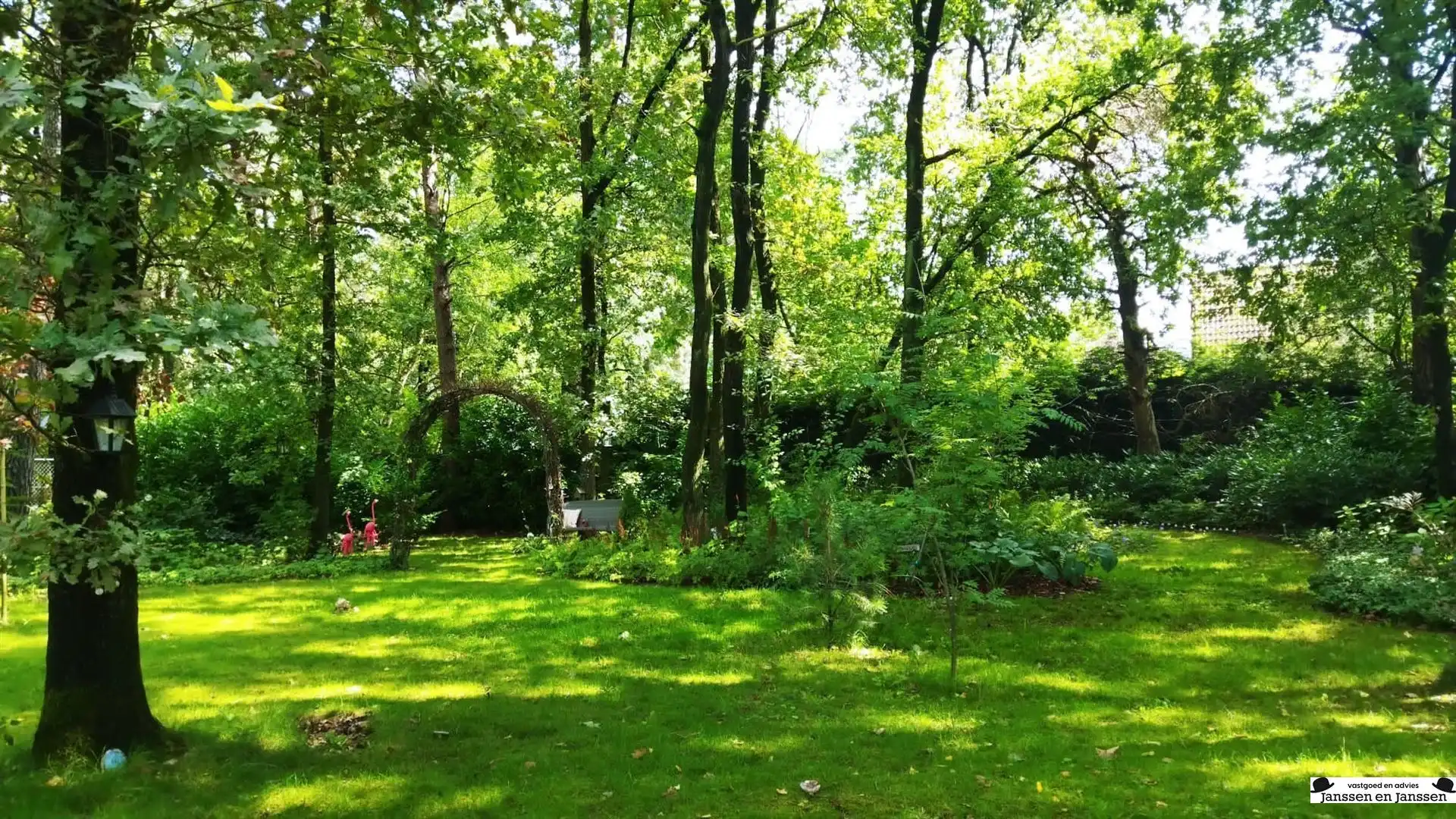 Zeldzame nieuwbouwwoning op een perceel van 40 are met imposante tuin in Kapellen  foto 39