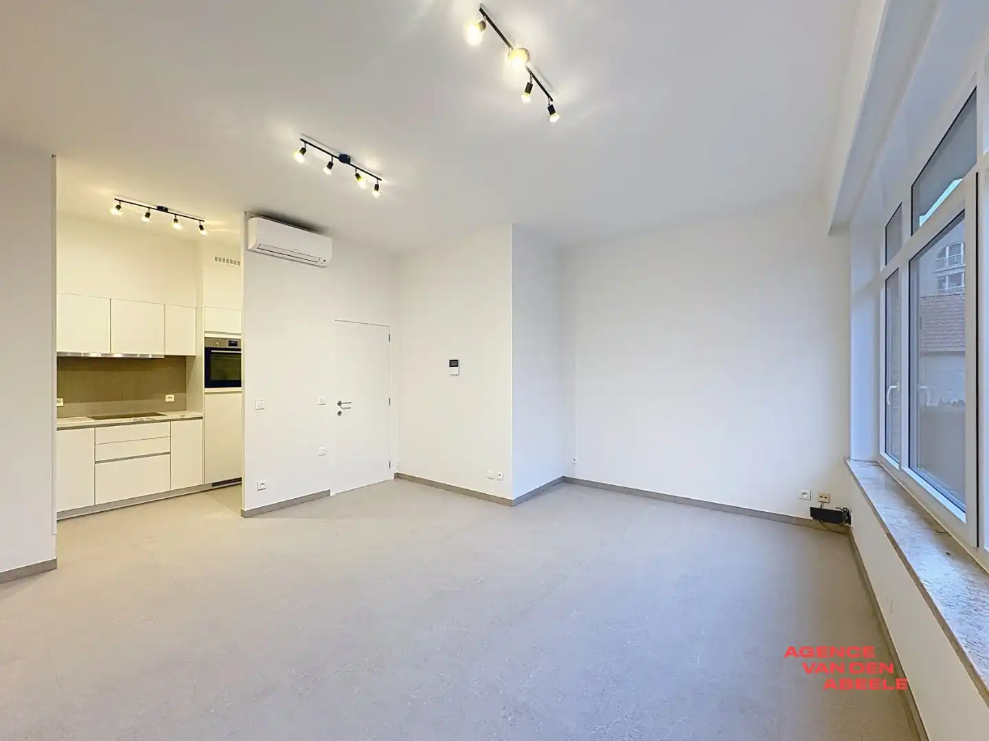 Gerenoveerd gelijkvloers appartement met tuin en garage foto 3