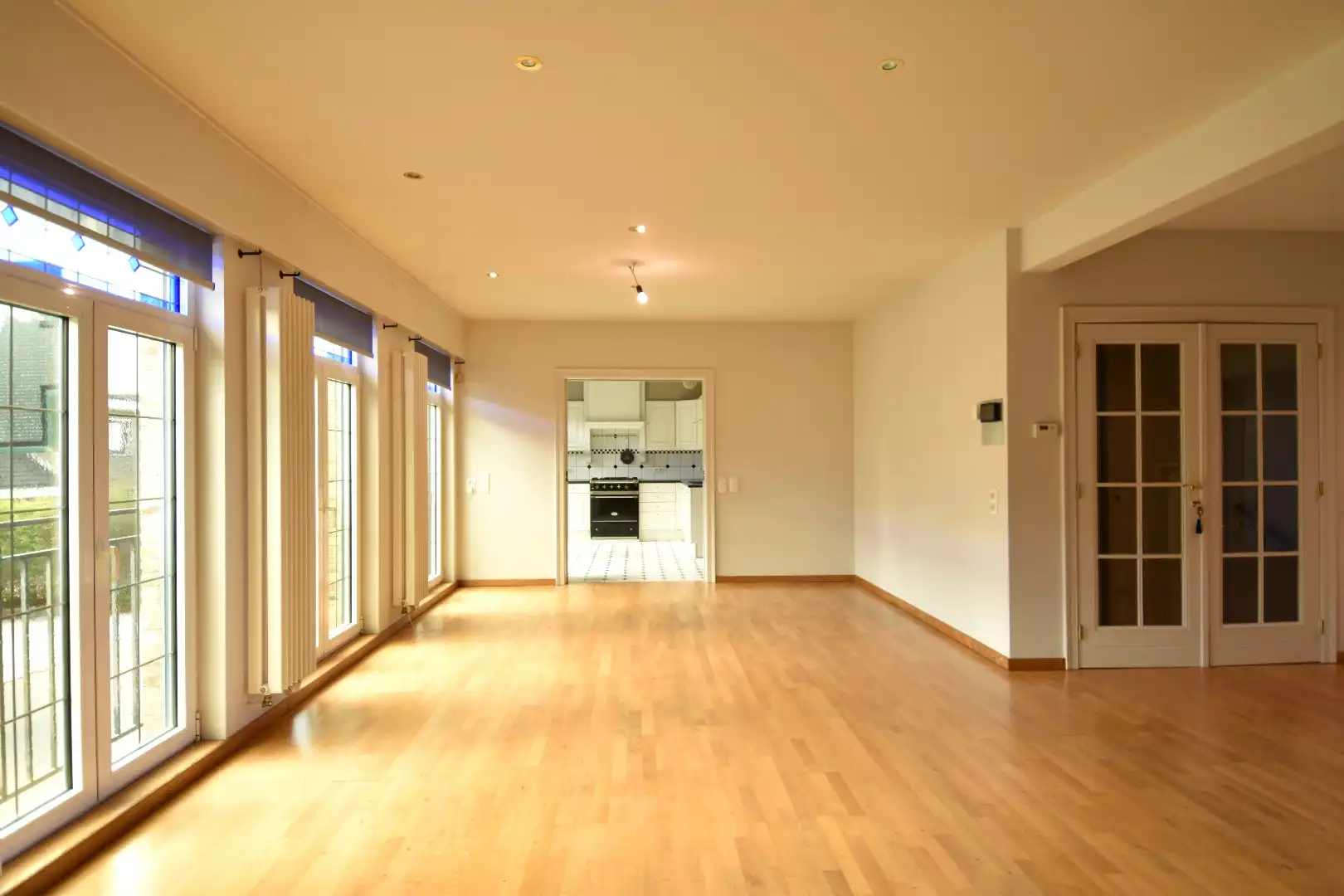 Statige woning met praktijkgedeelte (101 m²), 4 slaapkamers en zonnige tuin te koop in het straatbeeld van Bellegem foto 6