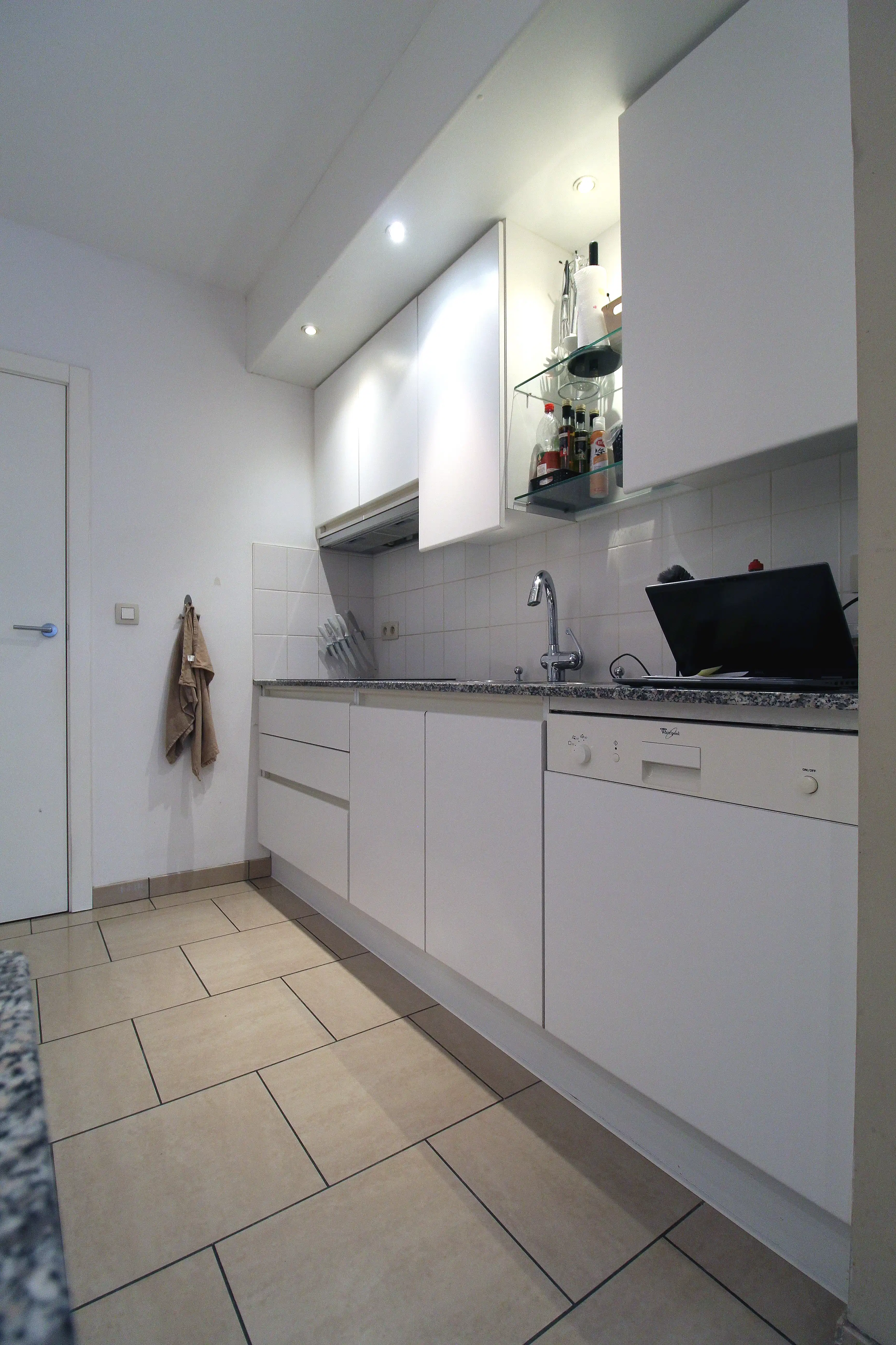 Charmant, instapklaar, appartement nabij centrum Wetteren foto 7