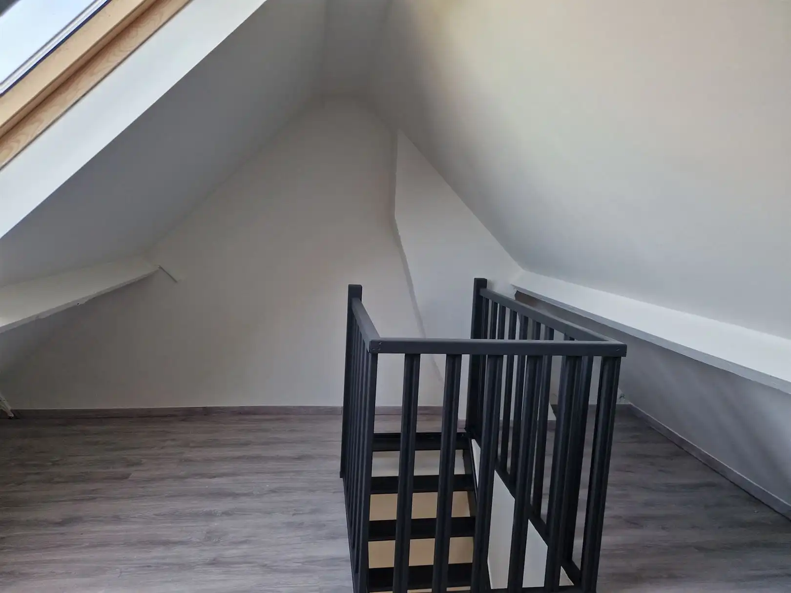 Instapklare woning  (HOB) gelegen in een rustige wijk. foto 13
