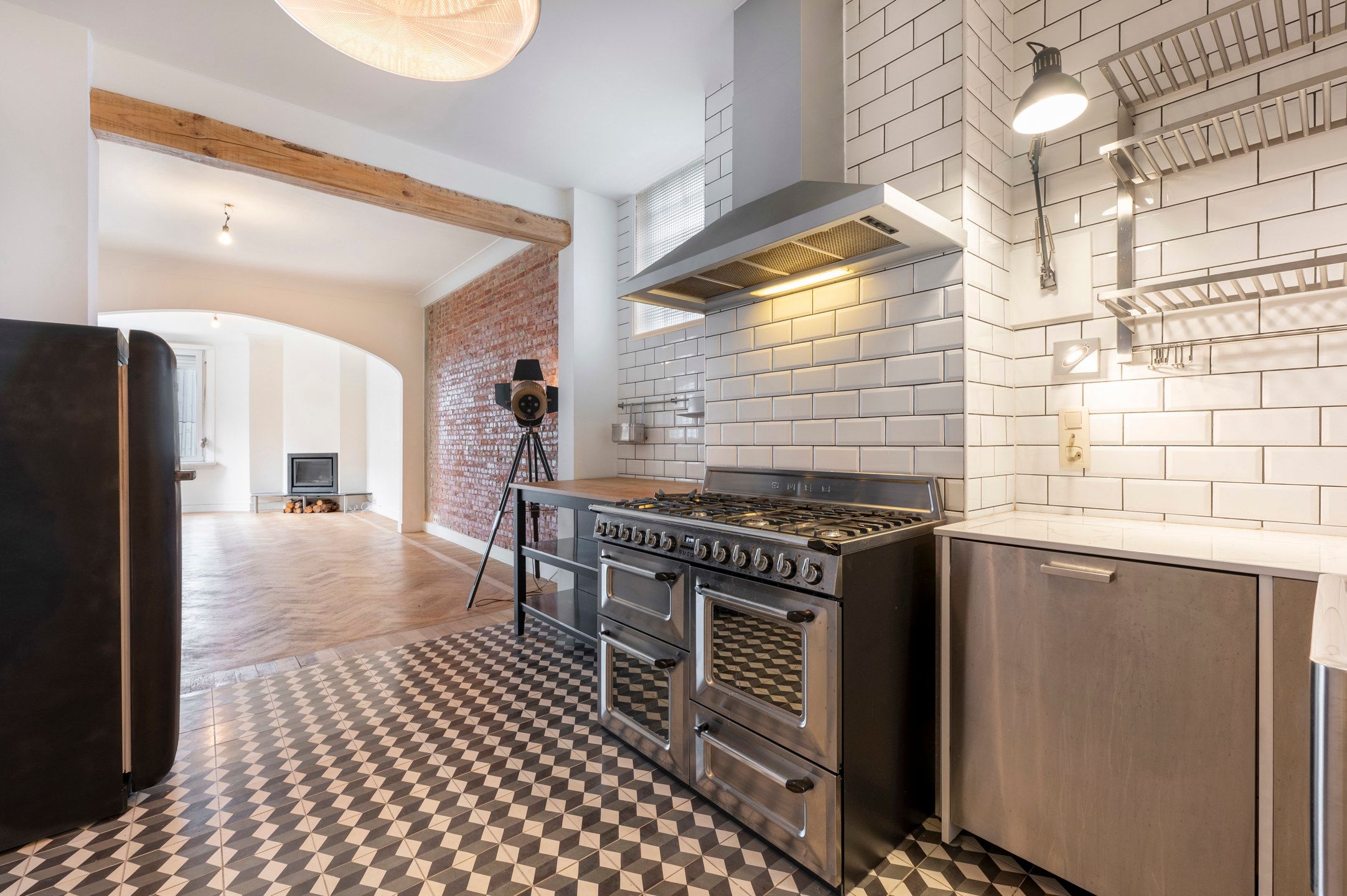 Charmant 2-slaapkamer appartement met industriële touch foto 4