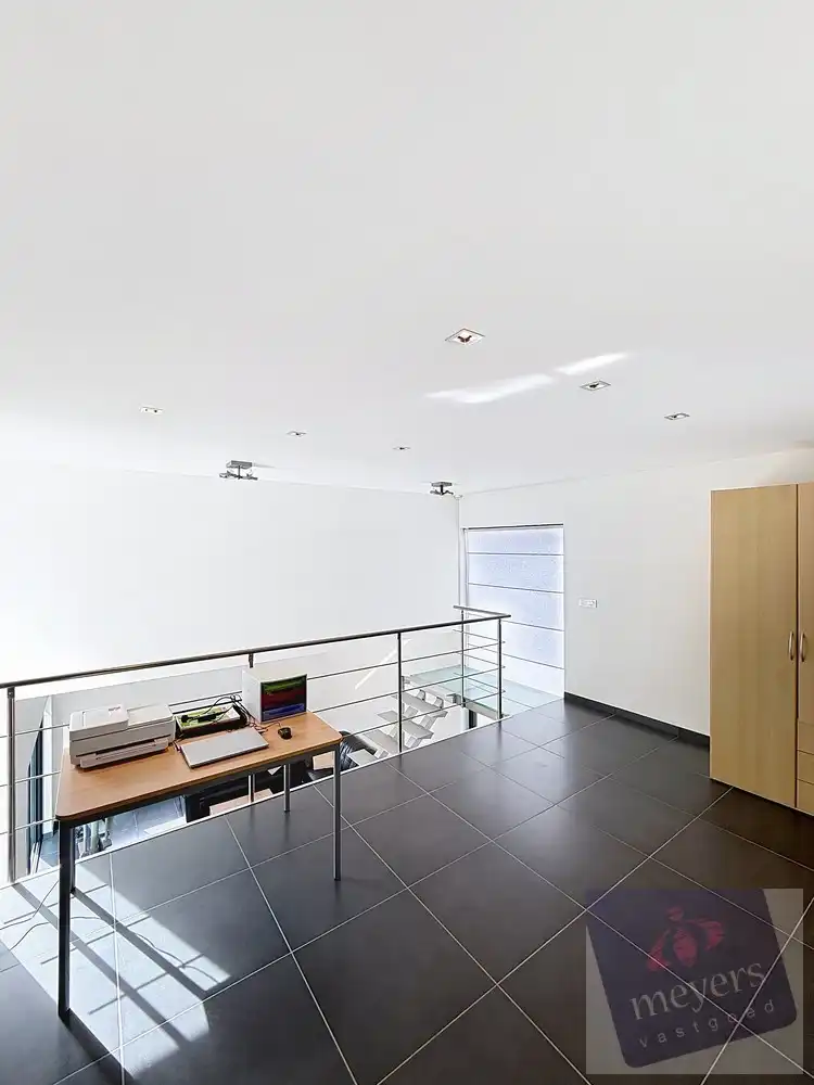 Ruime en energiezuinige gezinswoning met praktijk-/handelsruimte op toplocatie in Spalbeek foto 13