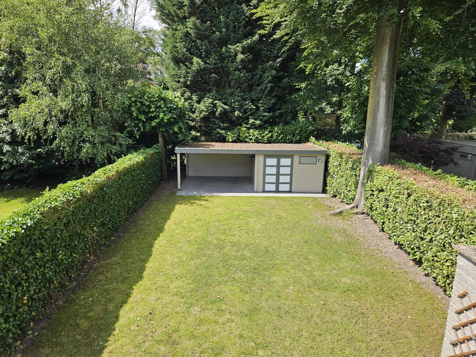 Praktisch ingedeelde H.O.B. met 3 slpk en garage foto 3