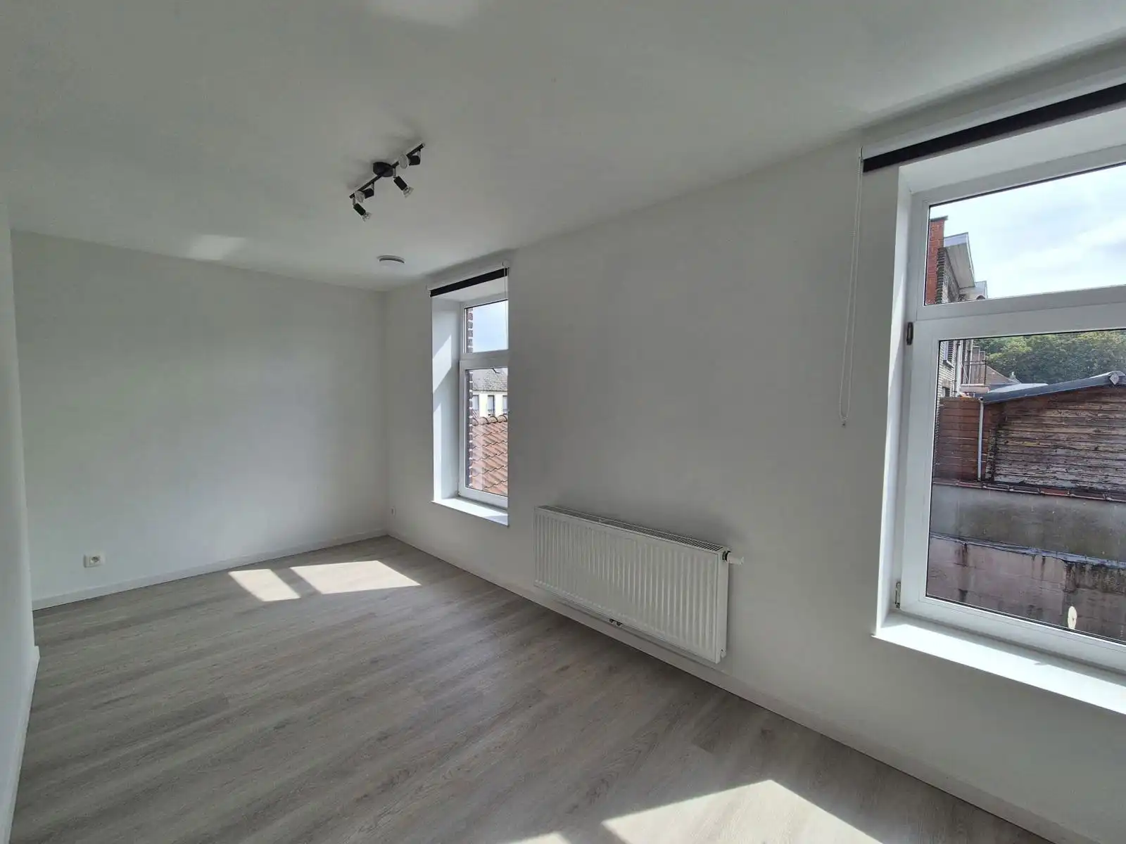 Halfopen bebouwing met 5 slaapkamers en 2 badkamers foto 9