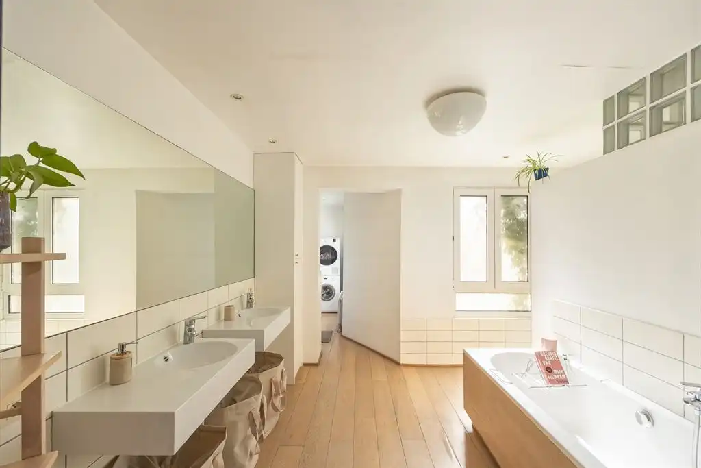 Lichtrijke stadswoning met authentieke elementen foto 15