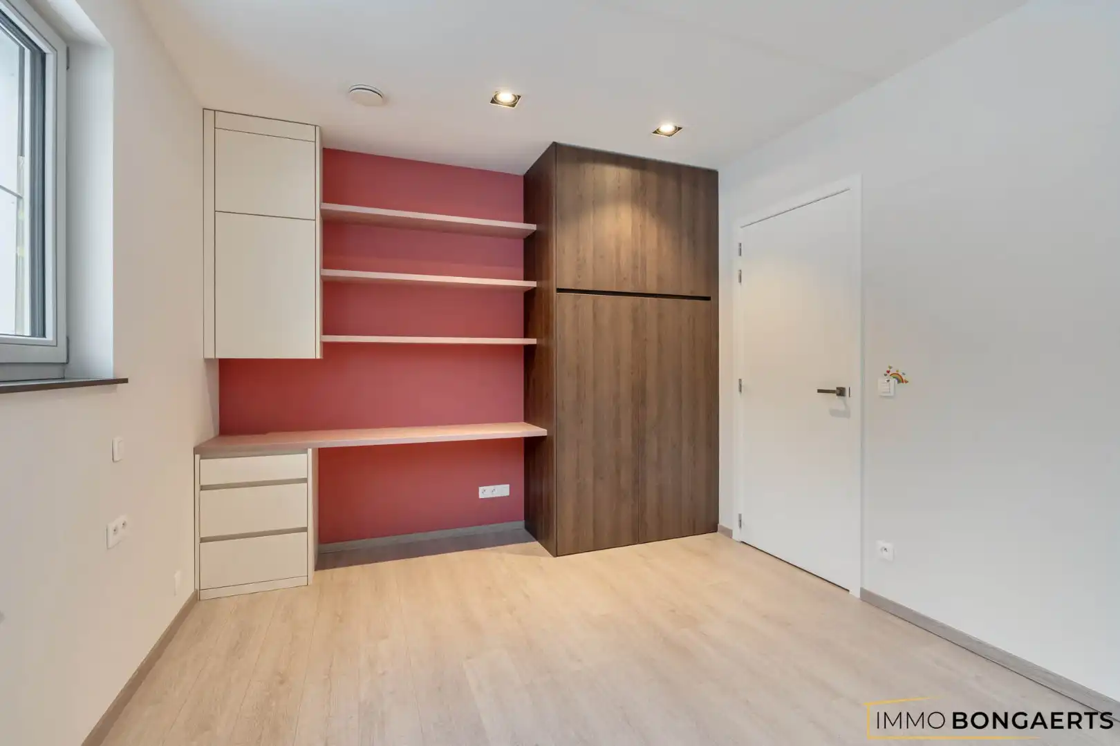 Moderne woonst met 4 slaapkamers  foto 17