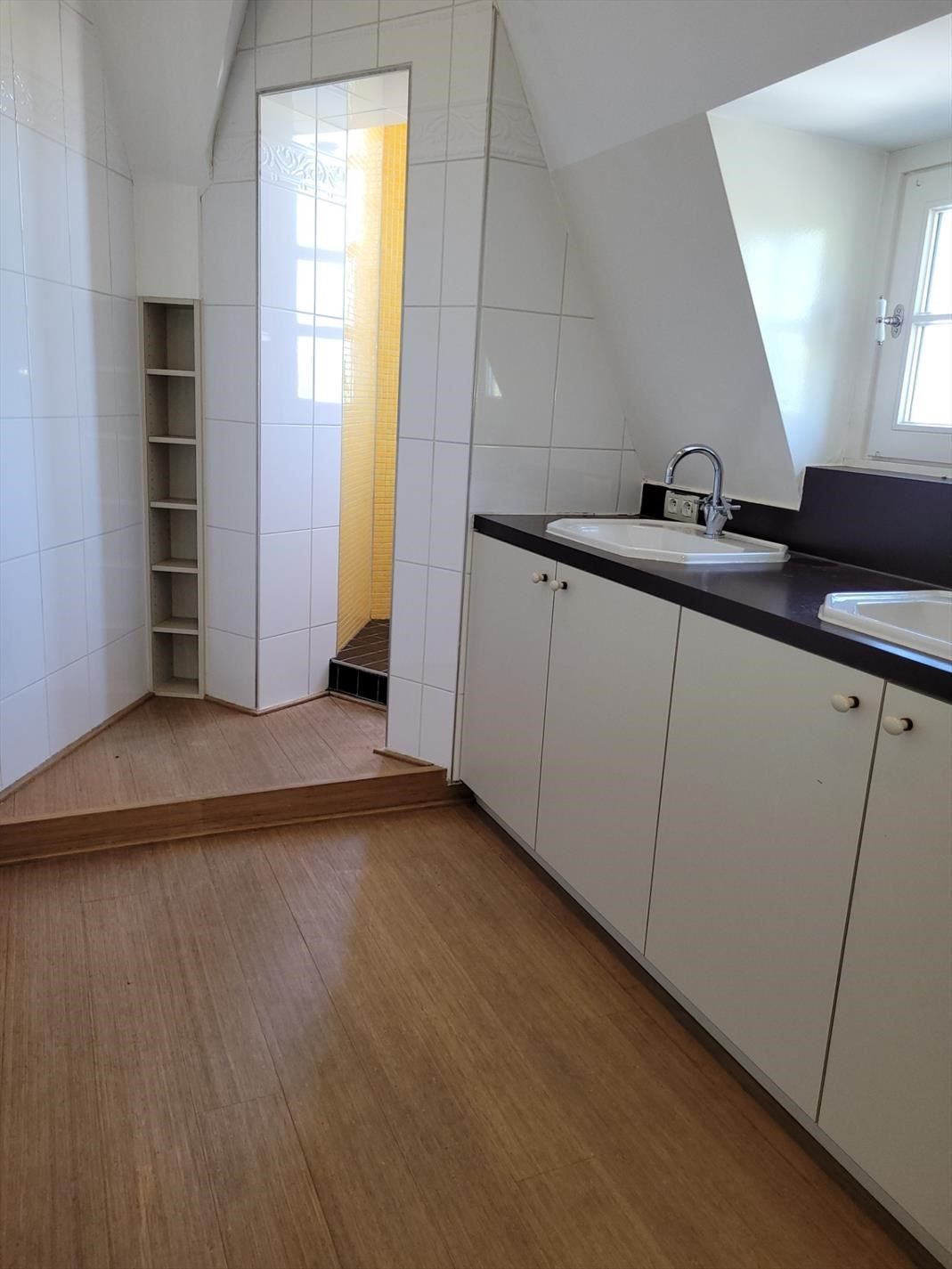 Kantoor gebouw of woonst in neo-gotische stijl met prachtige zichten op de Ezelpoort en het Stil Ende. foto 23