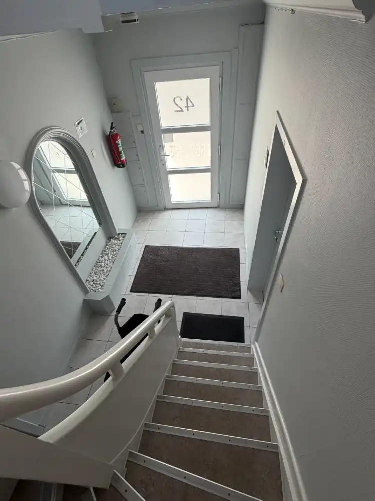 Instapklaar gemeubeld appartement met één slaapkamer. Gelegen op het tweede verdiep in een gebouw zonder lift. foto 18