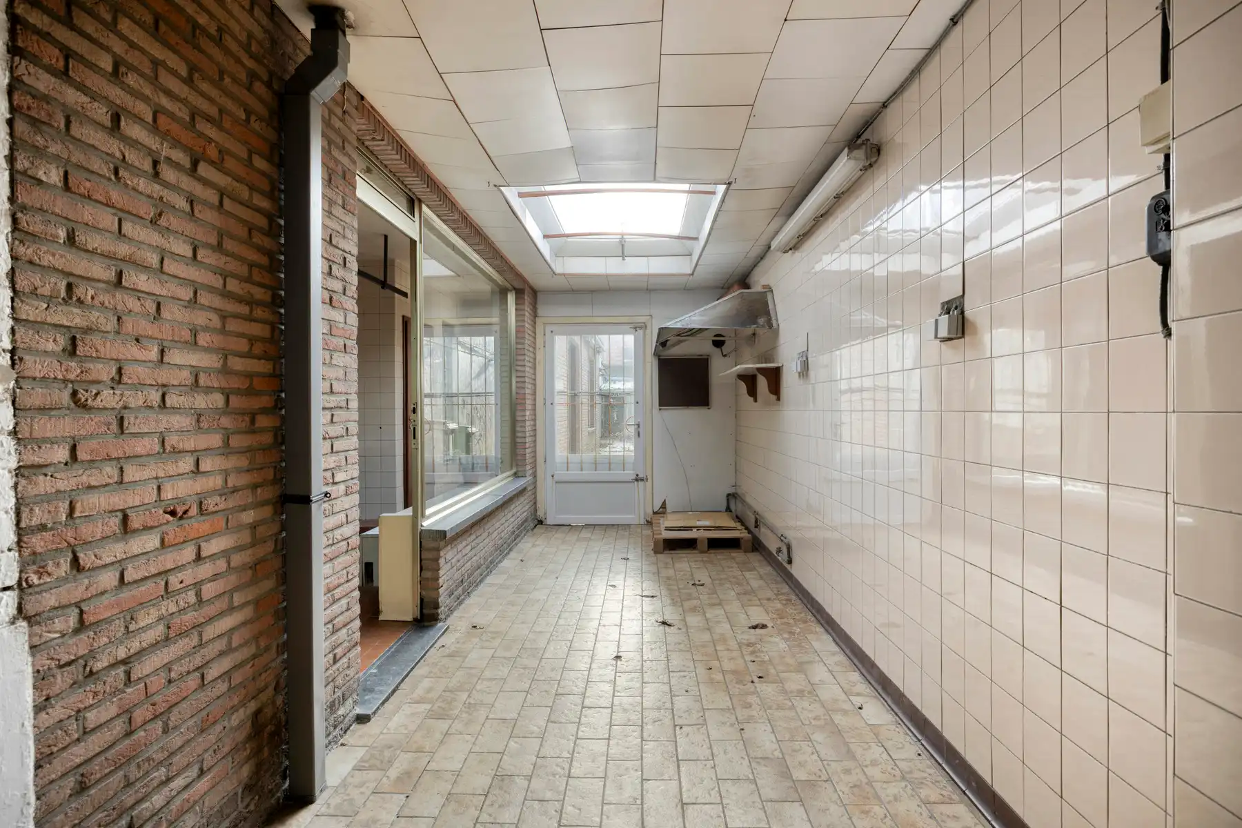 Centraal gelegen woning met veel potentieel foto 5