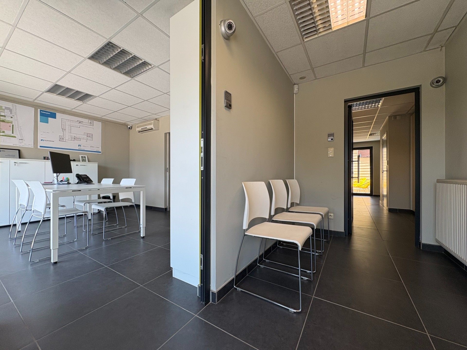 Instapklaar commercieel pand in Avelgem foto 4
