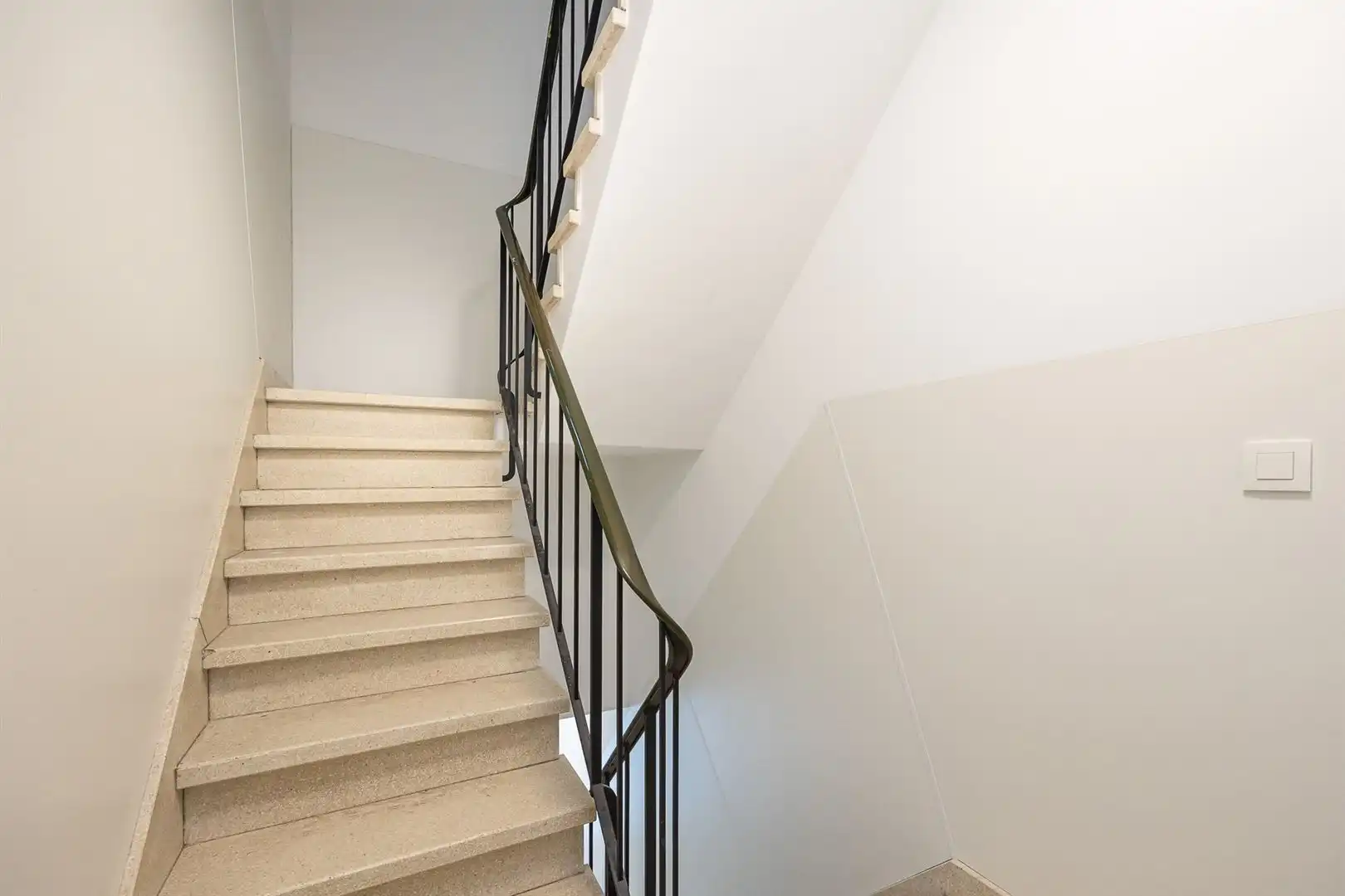 Gerenoveerd appartement aan Zuidpark foto 13
