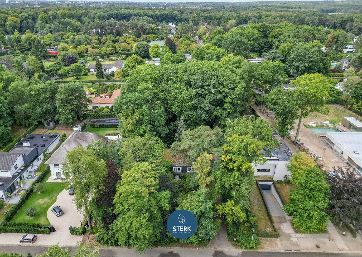 EXCLUSIEF PERCEEL MET TE RENOVEREN VILLA OP EEN GELIEFDE LOCATIE TE NEERHAREN !  foto 4