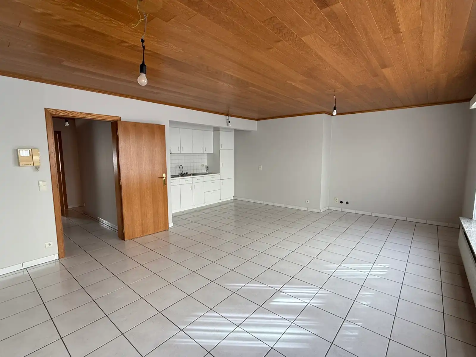 Gelijkvloers tweeslaapkamerappartement met staanplaats foto 4