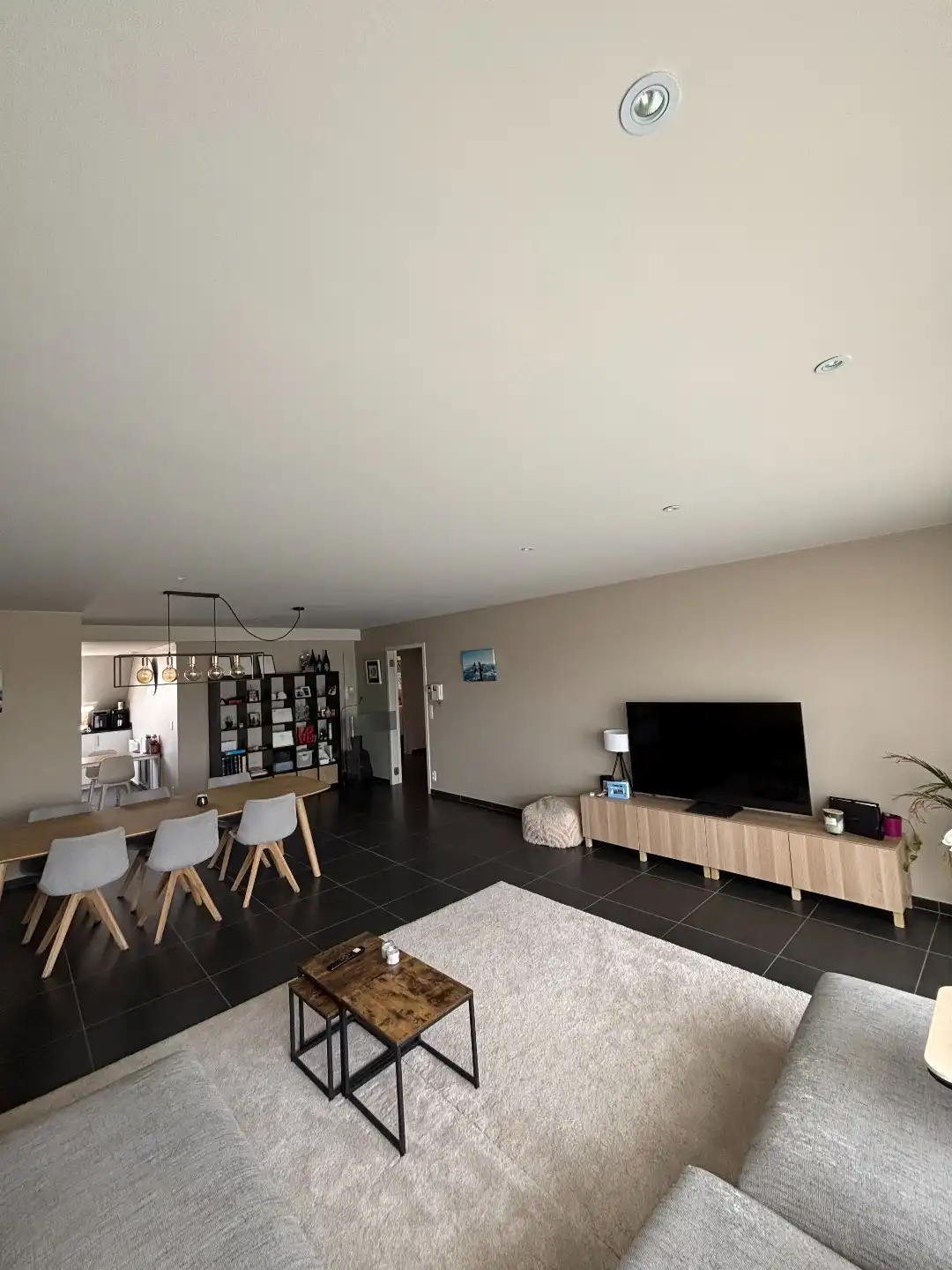 Prachtig appartement met 2 slaapkamers en 2 garages! foto 3