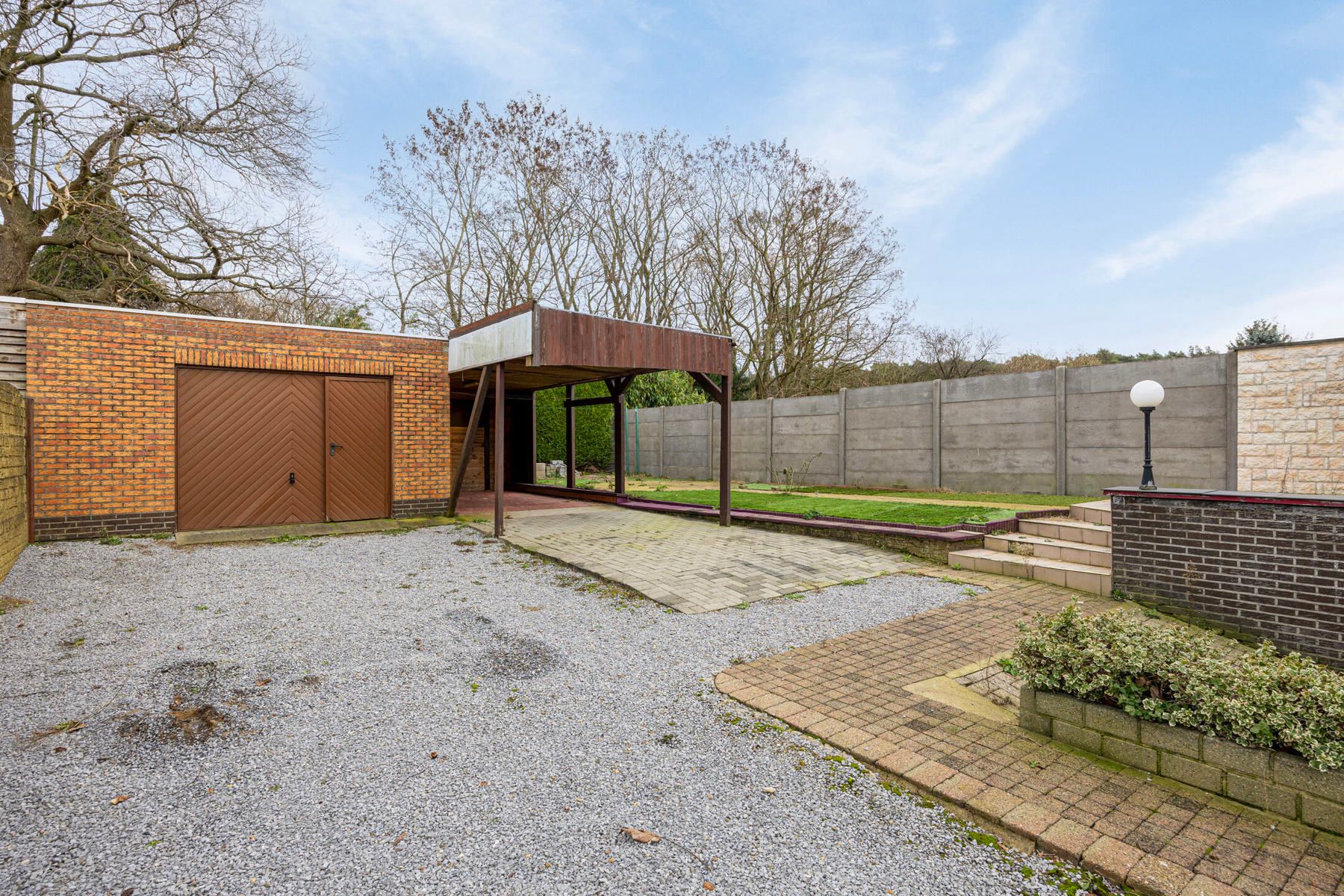 GROTE KANGOEROE WONING MET TUIN, GARAGE EN CARPORT. foto 50