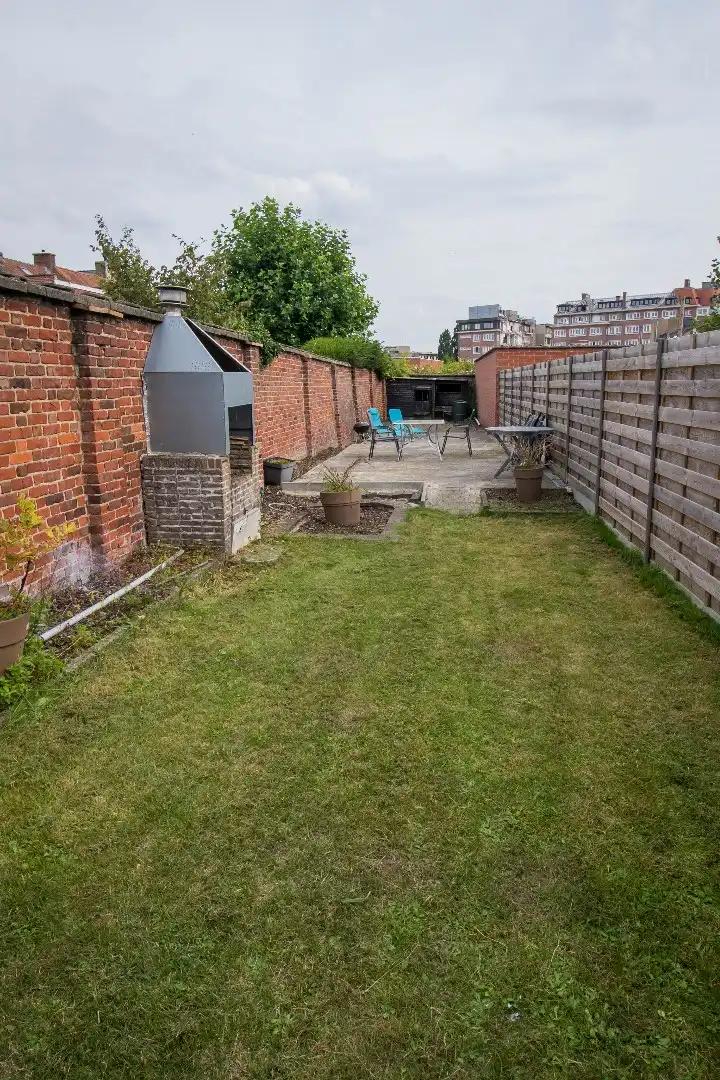 KARAKTERVOLLE STADSWONING MET TUIN  foto 15