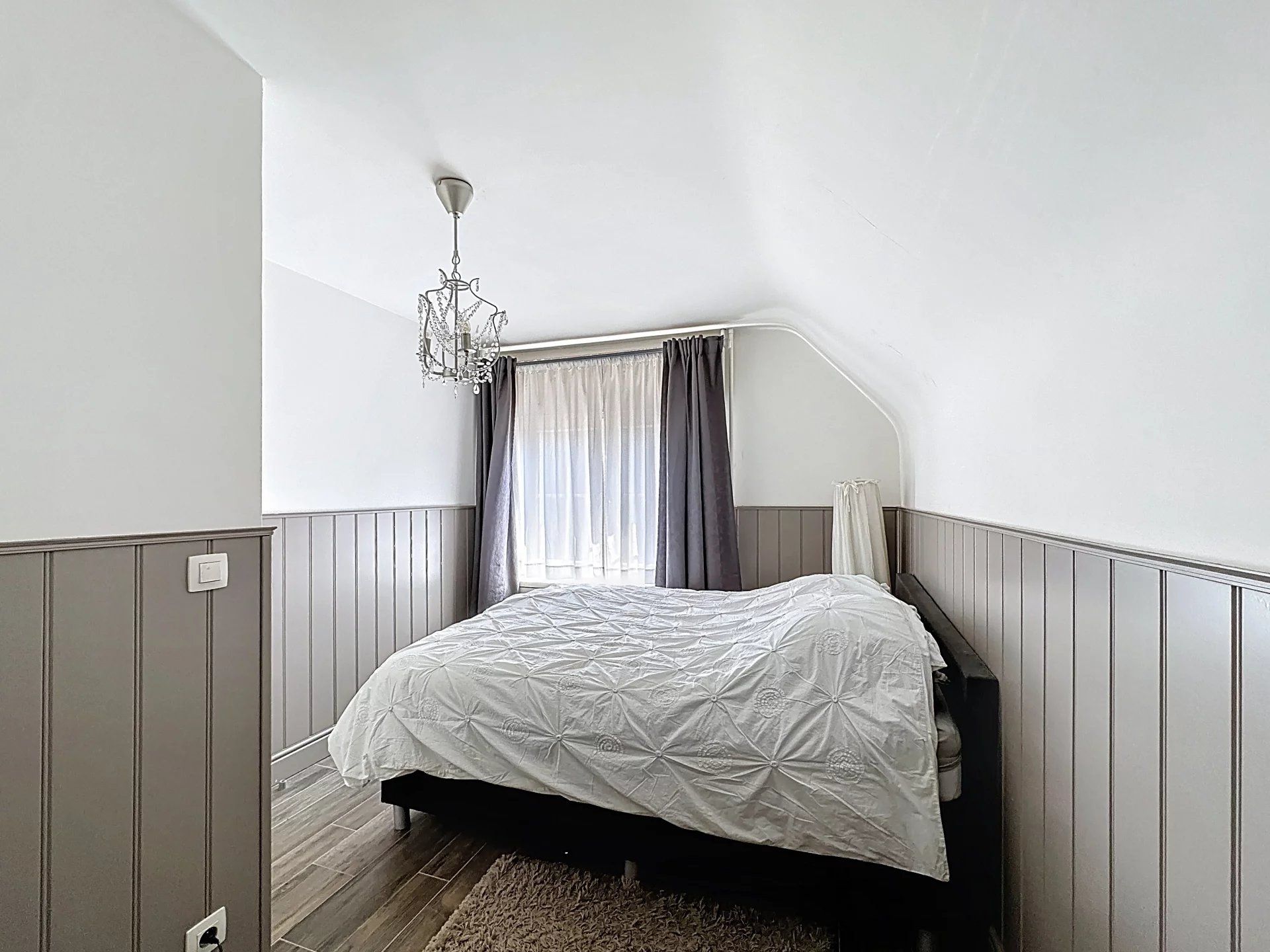 Charmante gerenoveerde woning met bijgebouw, ideaal voor bijberoep of inwonende ouders/volwassen kinderen. foto 17