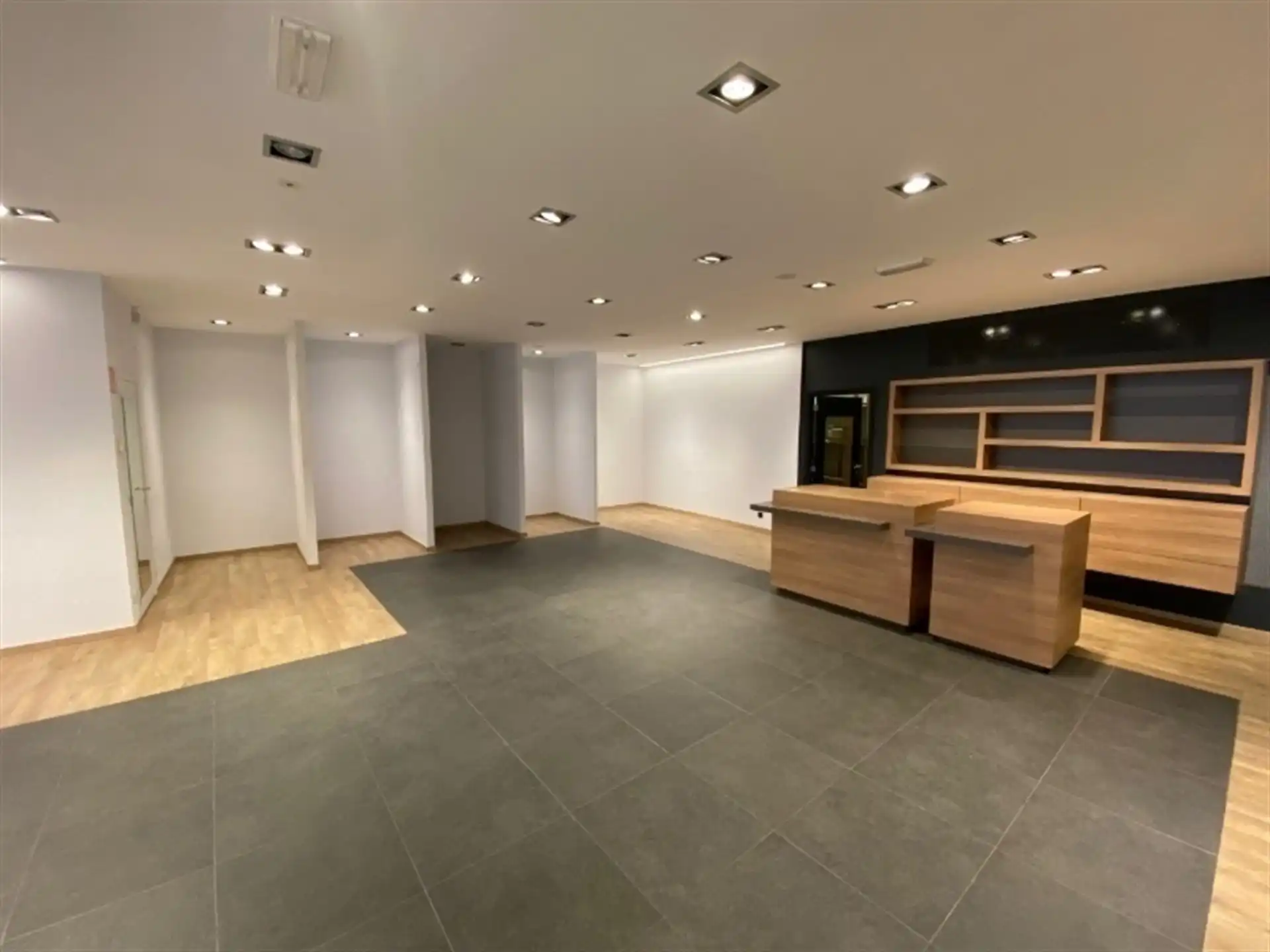 Uitstekend gelegen handelspand 150m², met 137m² opslagruimte en keuken foto 9