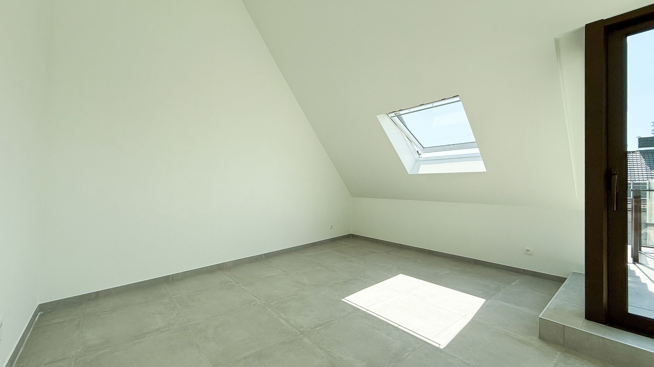 Modern nieuwbouw penthouse met zonneterras en garage! foto 5