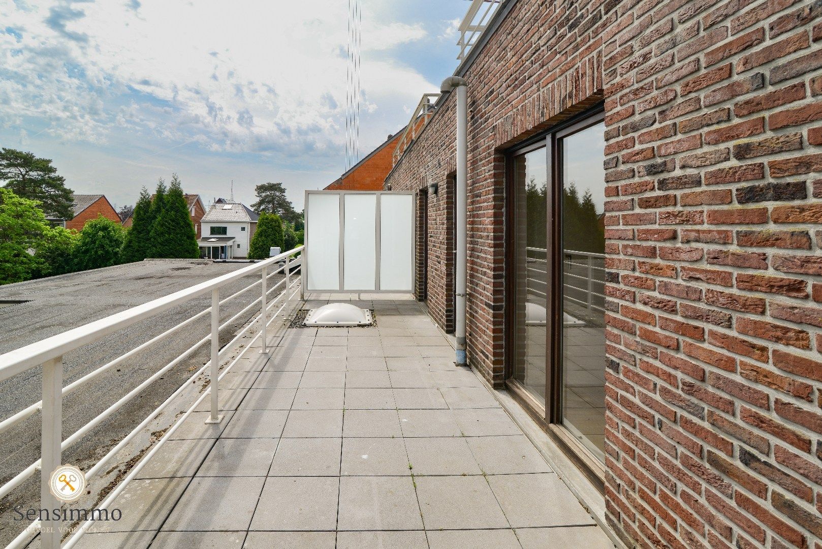 Instapklaar 1-slaapkamerappartement met terras en tuinzicht in Genk – ideaal als investering! foto 12