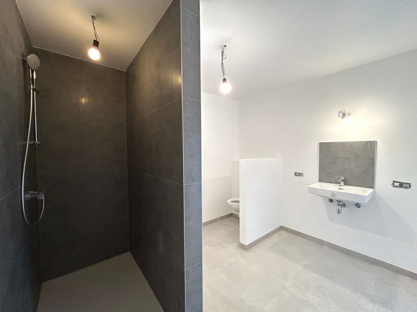 Recent gerenoveerde halfopen bebouwing met 4 kamers te Marialoop (Meulebeke)! foto 14