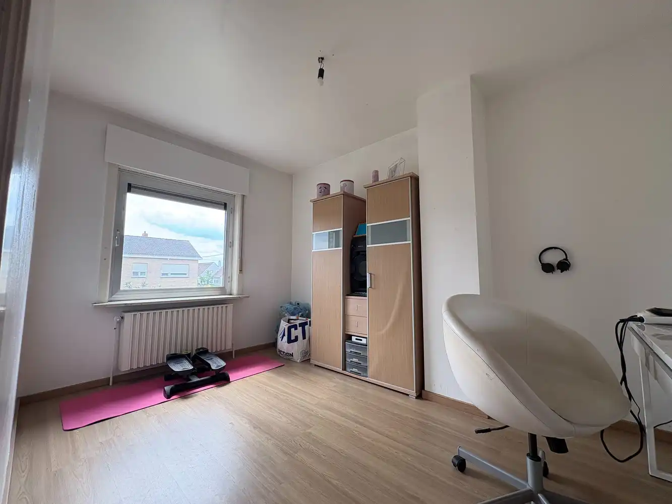 Rustig gelegen woning met 4 slaapkamers en een garage foto 11