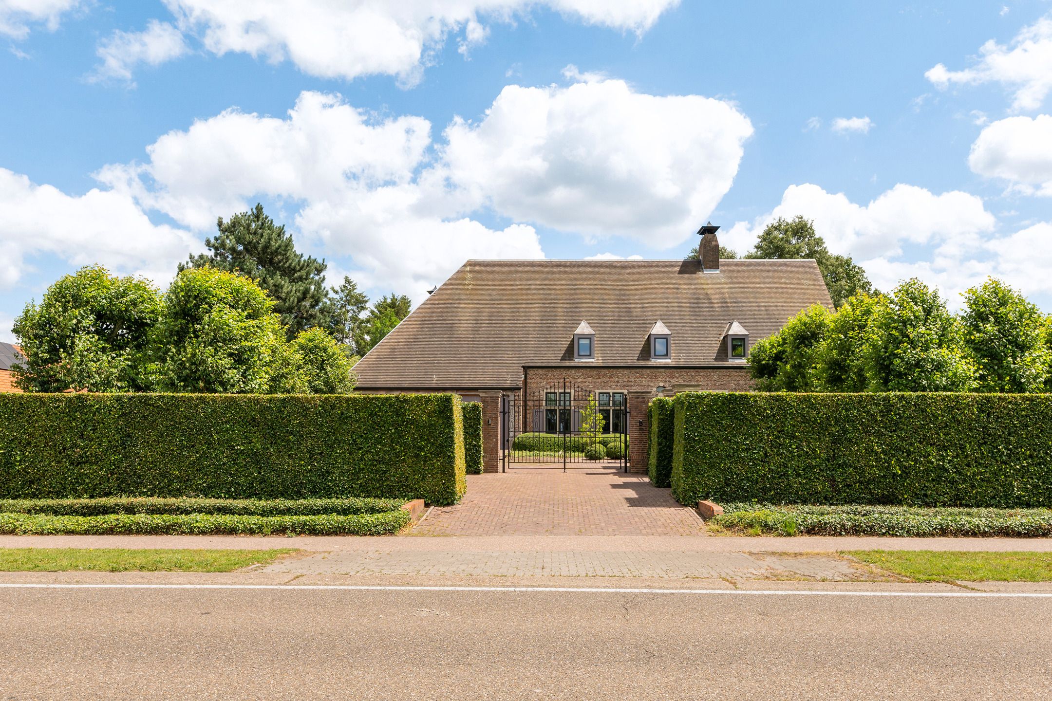 Statige villa in landelijke stijl nabij het centrum van Hoogstraten!  foto 73