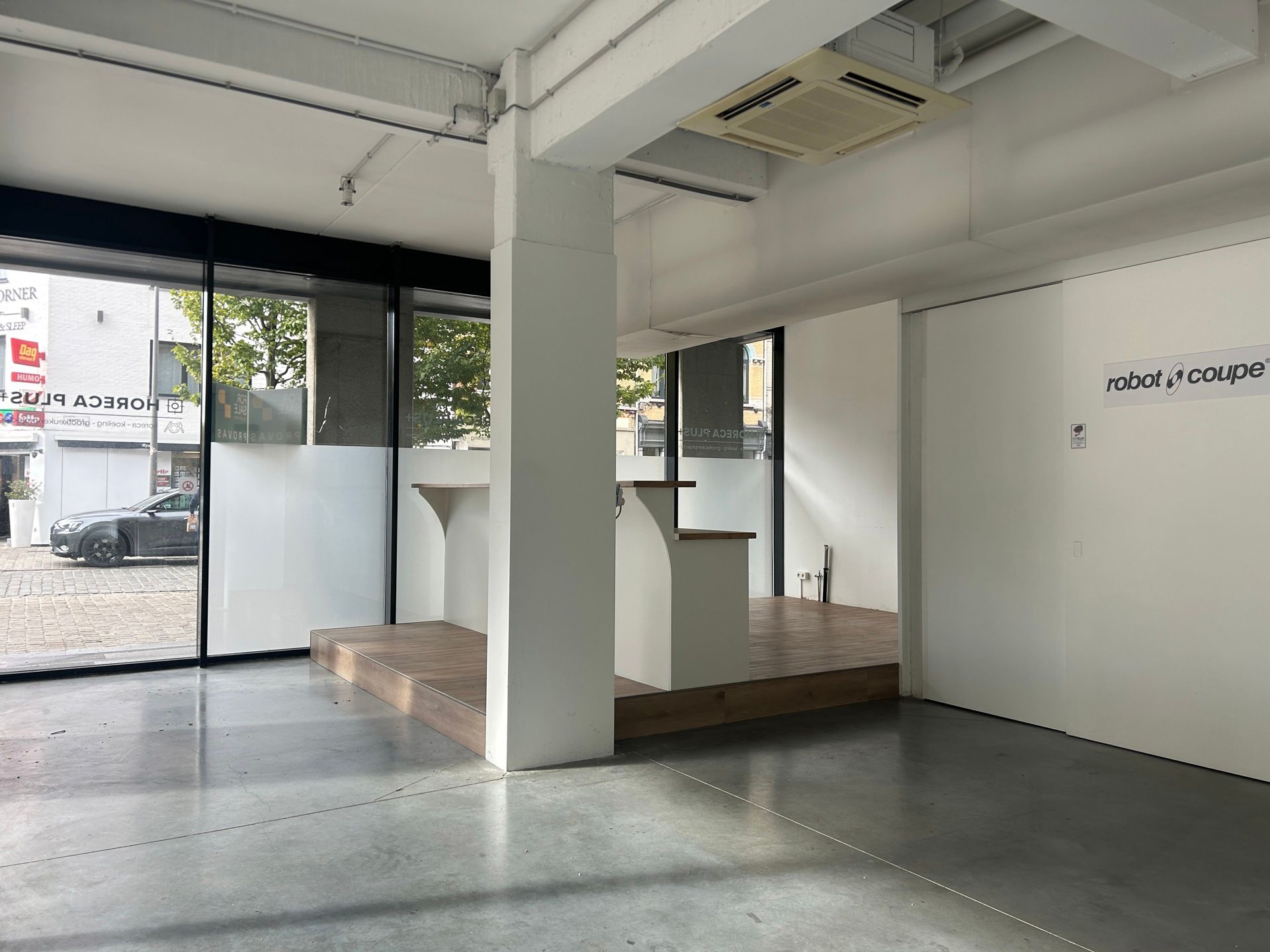 commerciële ruimte ca 203 m² op top zichtlocatie op Eilandje foto 5