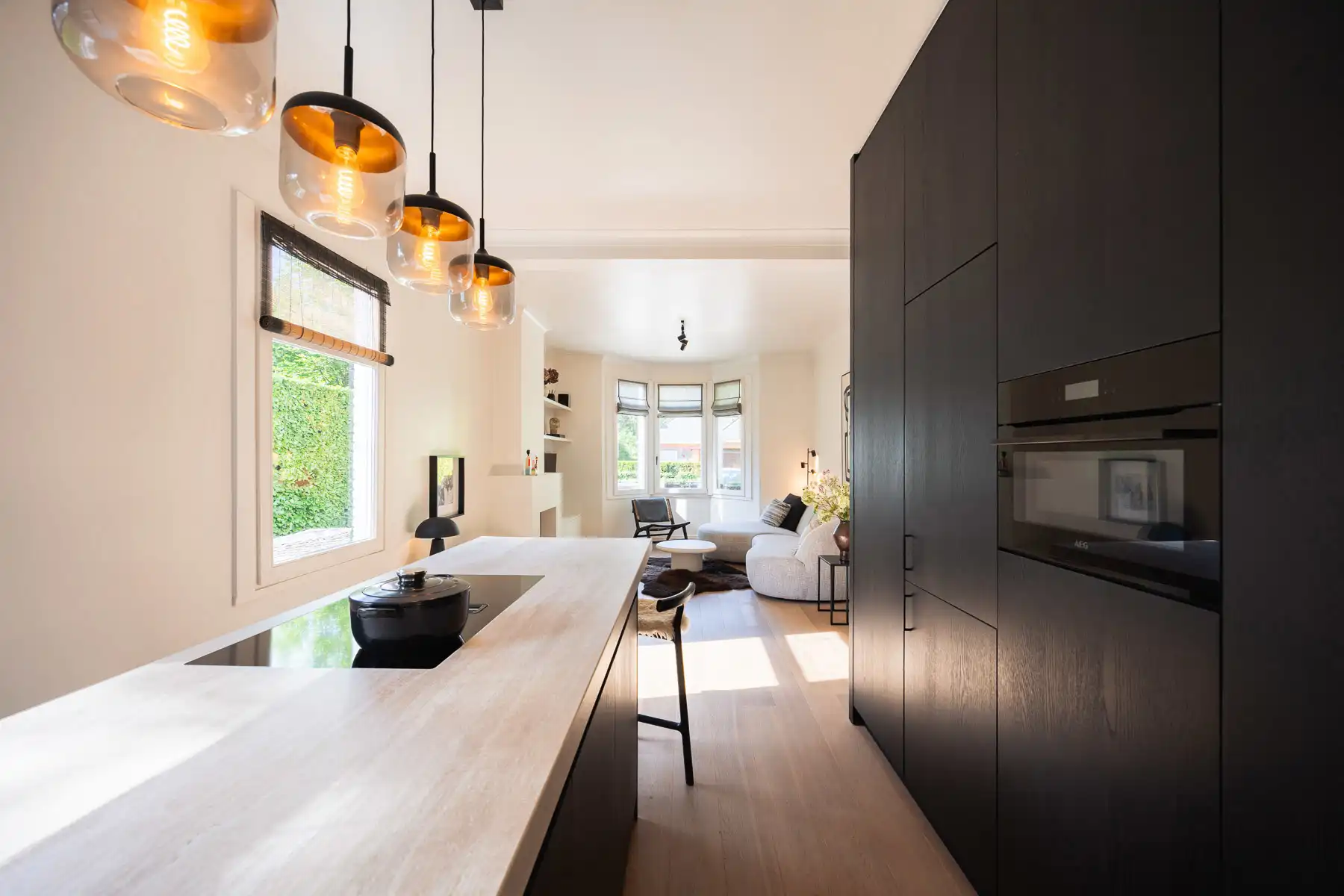 Gerenoveerde karakterwoning met gezellige tuin foto 3