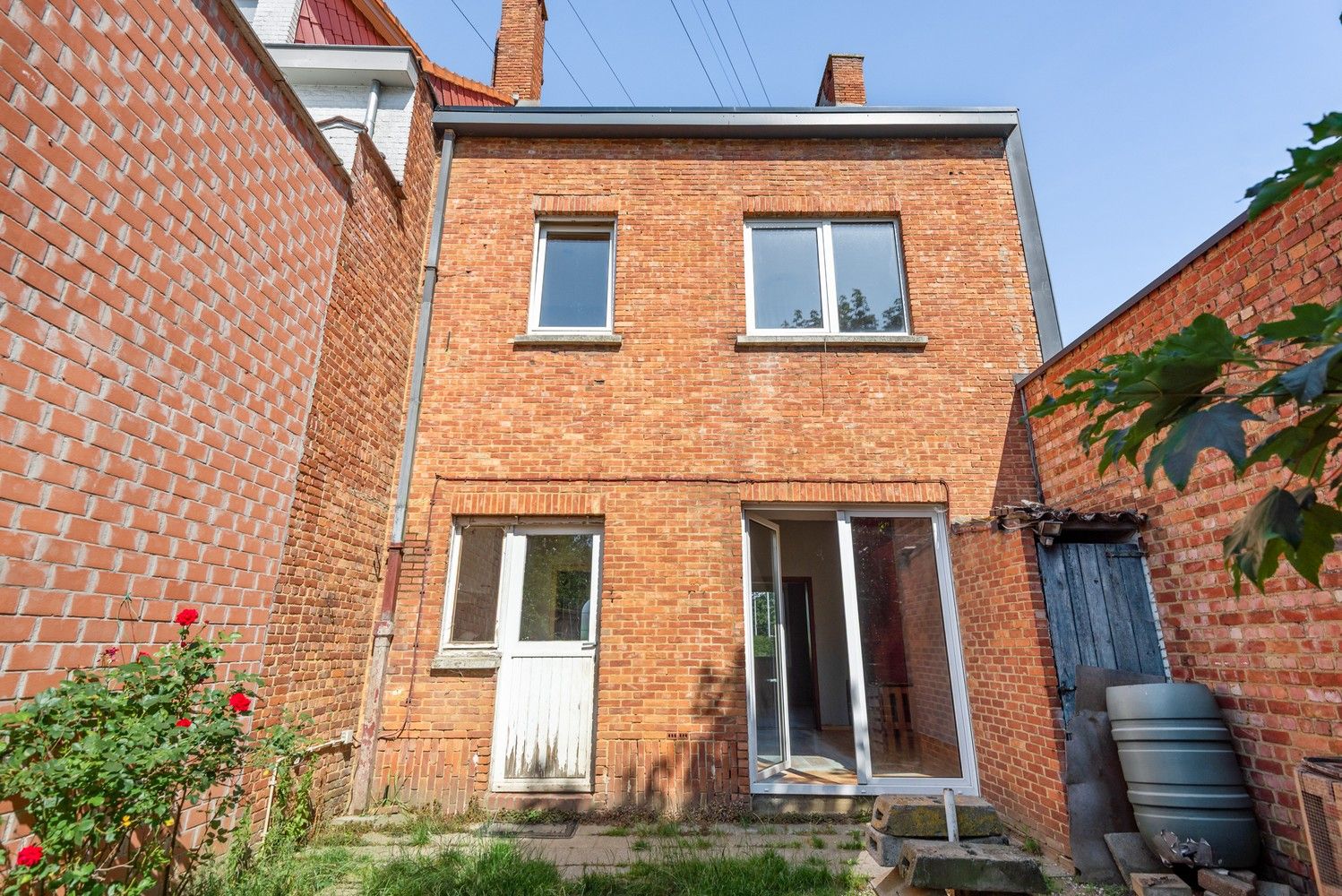 Te renoveren woning met 3 slaapkamers en tuin in Wijnegem! foto 15