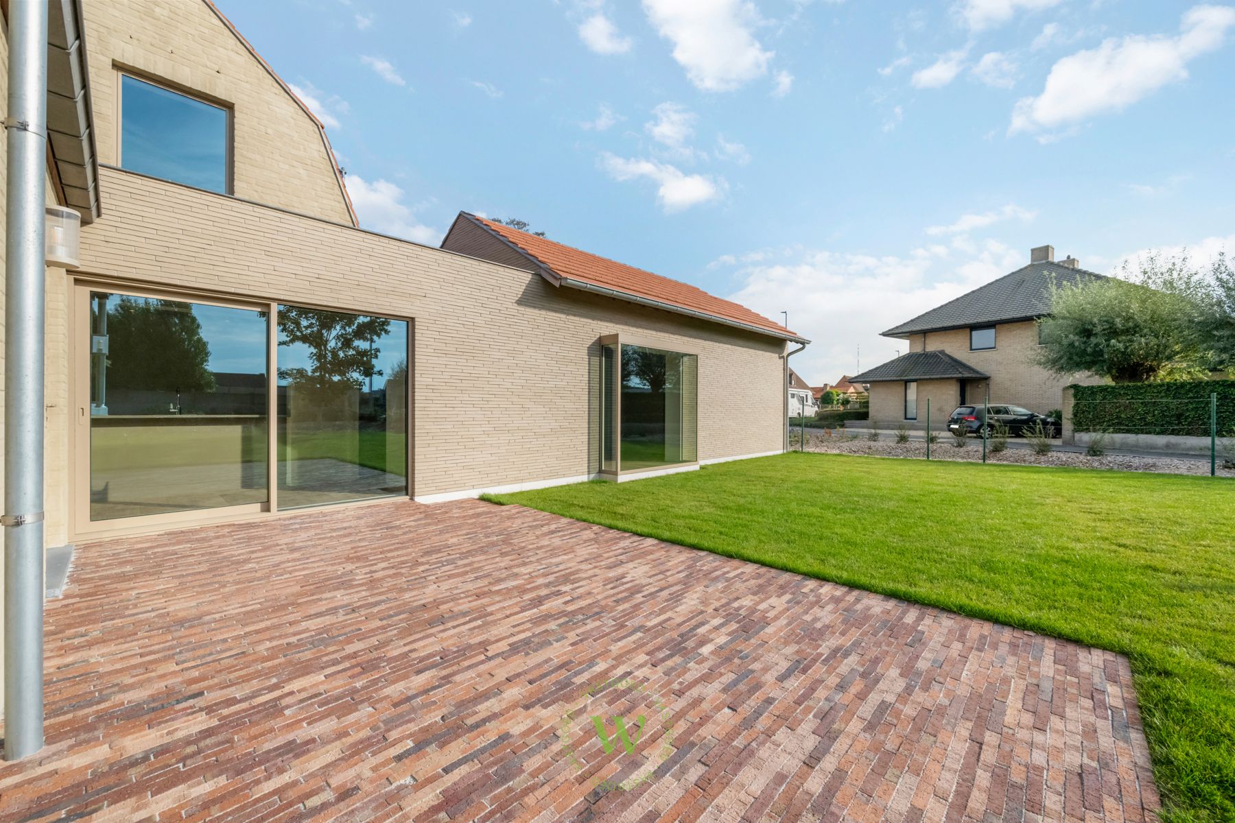 Energiezuinige, gerenoveerde woning met 3 slpks in Zwevezele foto 2