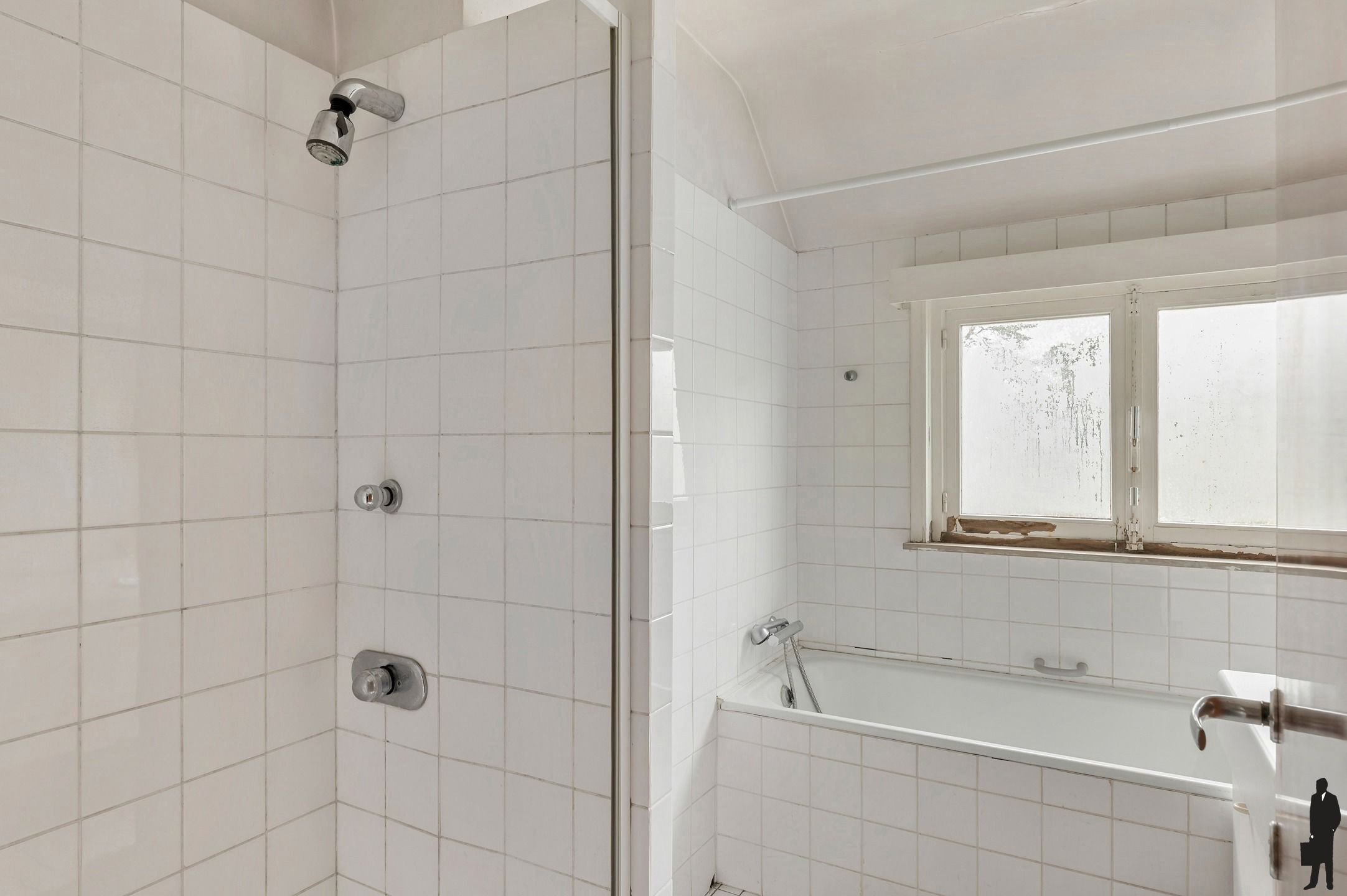 Zonnige villa met karakter & potentieel in hartje Brasschaat foto 17