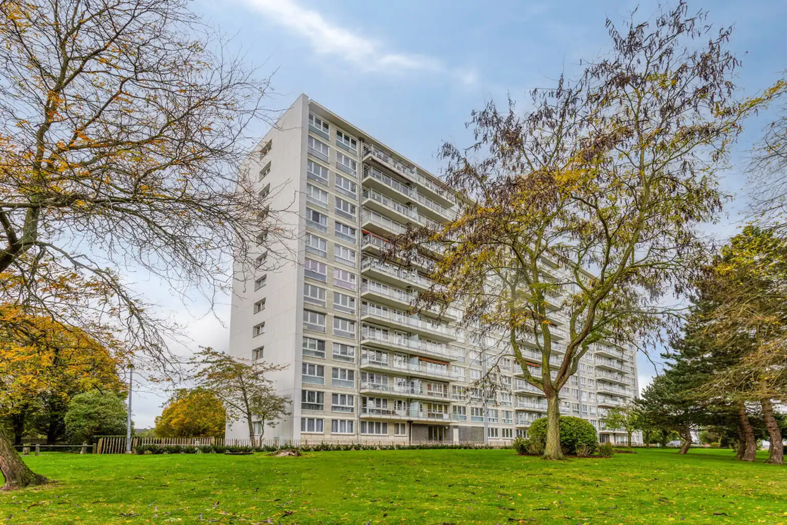 Instapklaar 2 slaapkamer appartement met prachtig uitzicht  foto 19