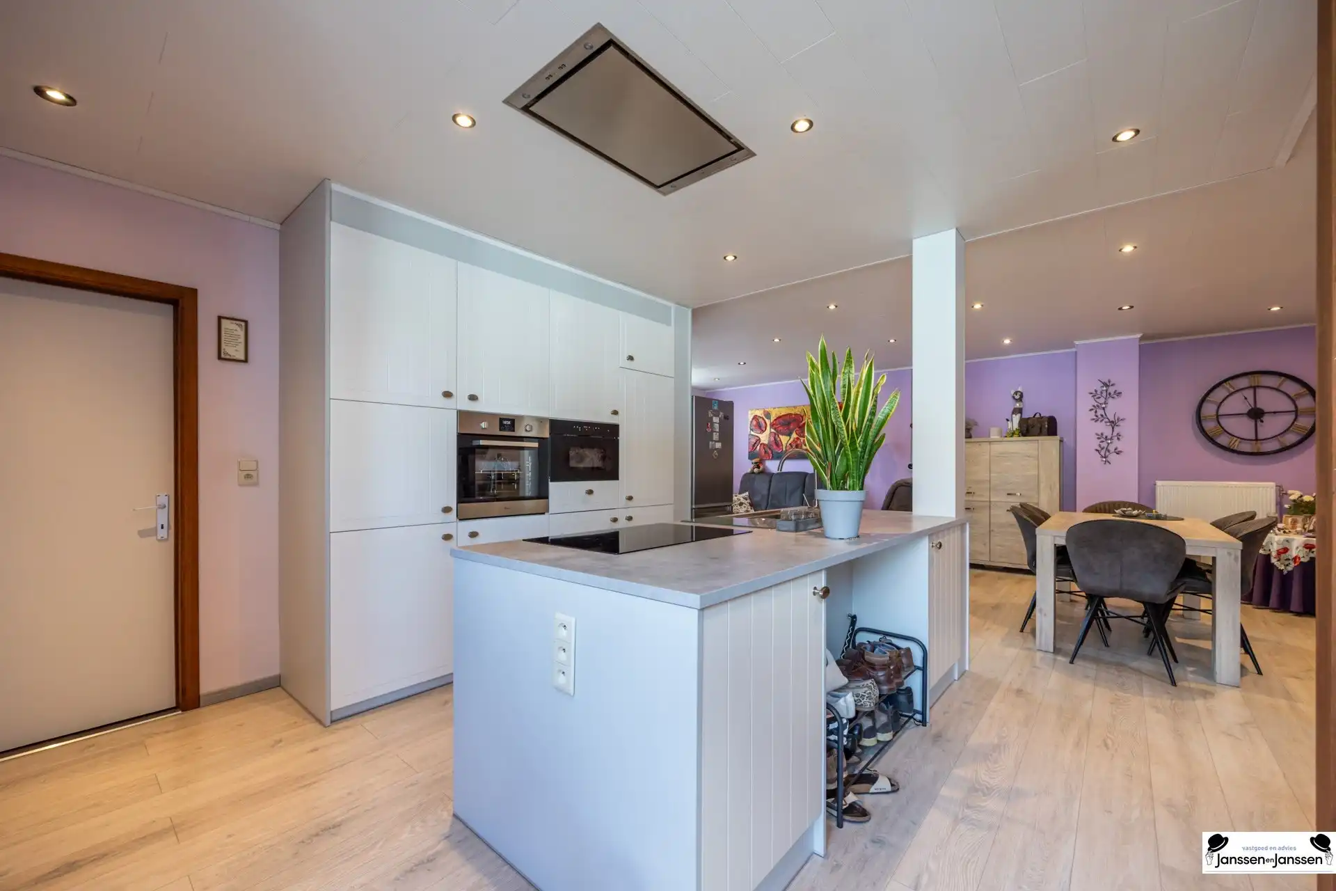 Ruim appartement in voormalige suikerfabriek Merksem foto 6