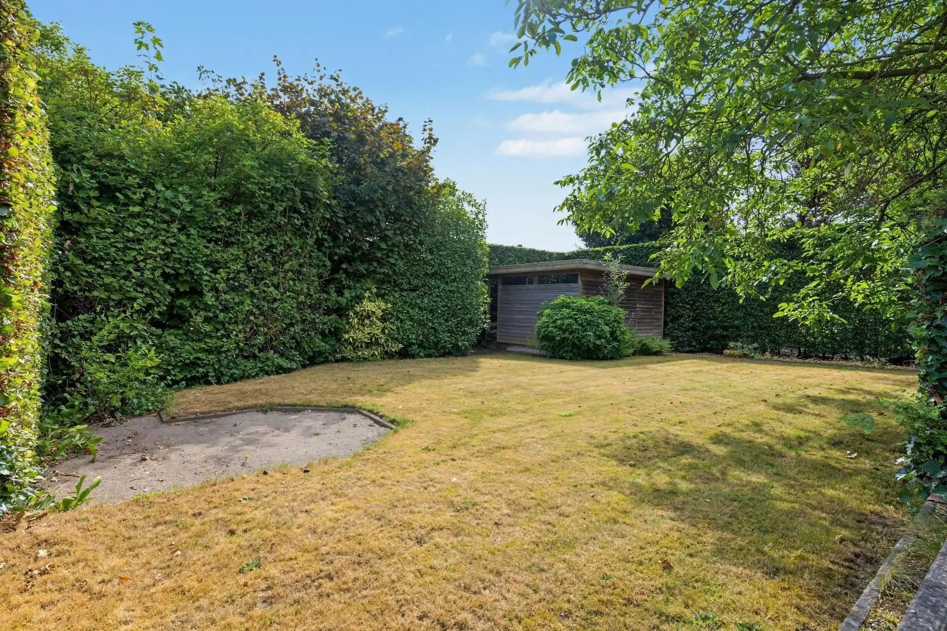 Uitstekend gelegen gezinswoning met 4 slaapkamers + bureau en ruime garage foto 24