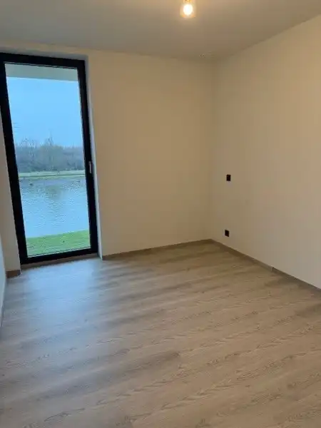 Prachtig 2-slaapkamerappartement op topligging aan het water TE HUUR! foto 12