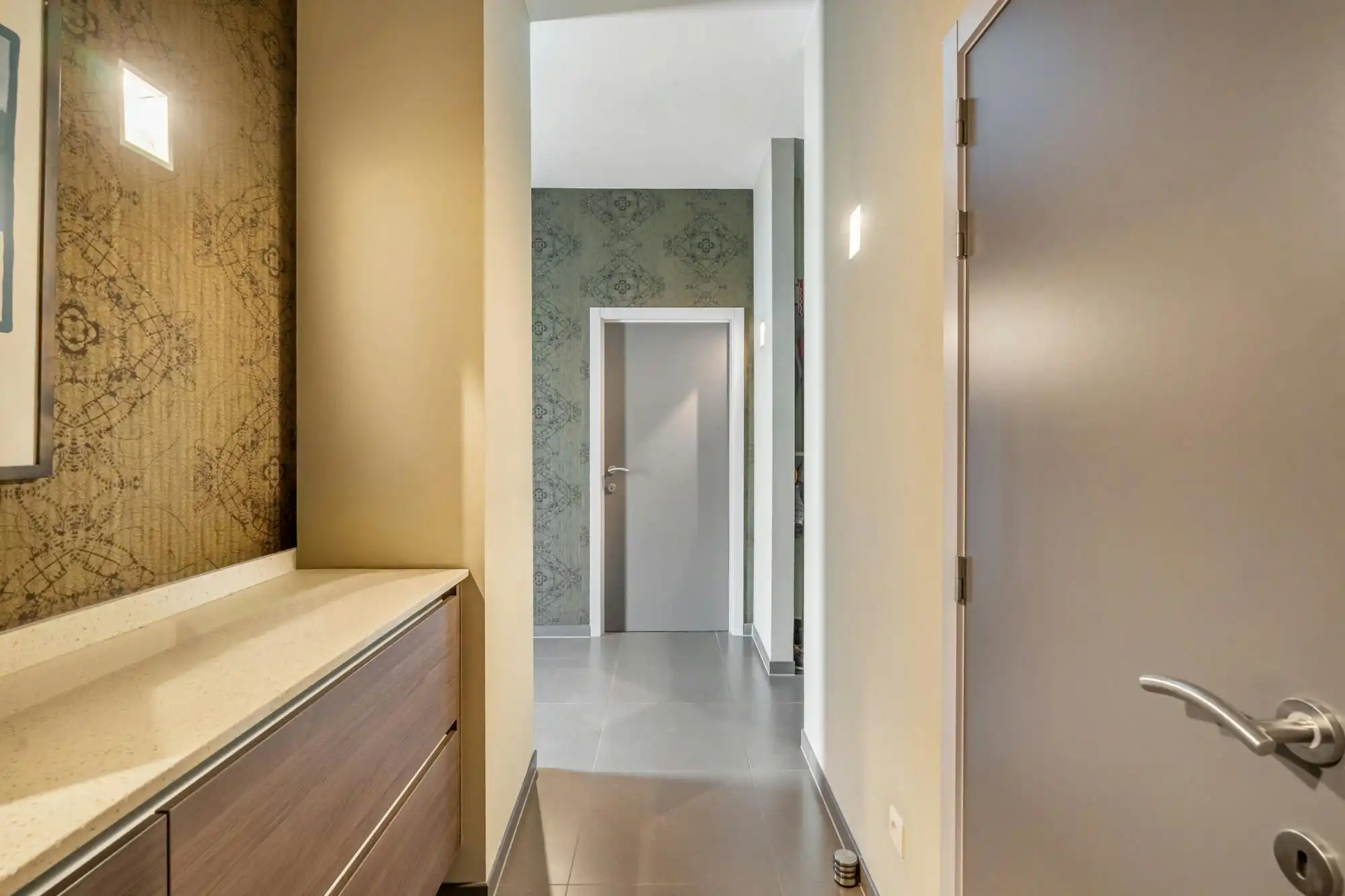 Gerenoveerde woning met praktijkruimte en 4 slaapkamers centrum Diepenbeek foto 10