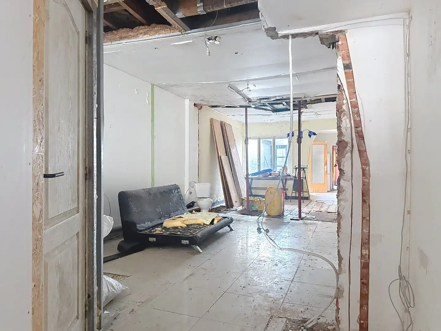 Te renoveren pand met veel potentieel in het centrum van Willebroek! foto 3