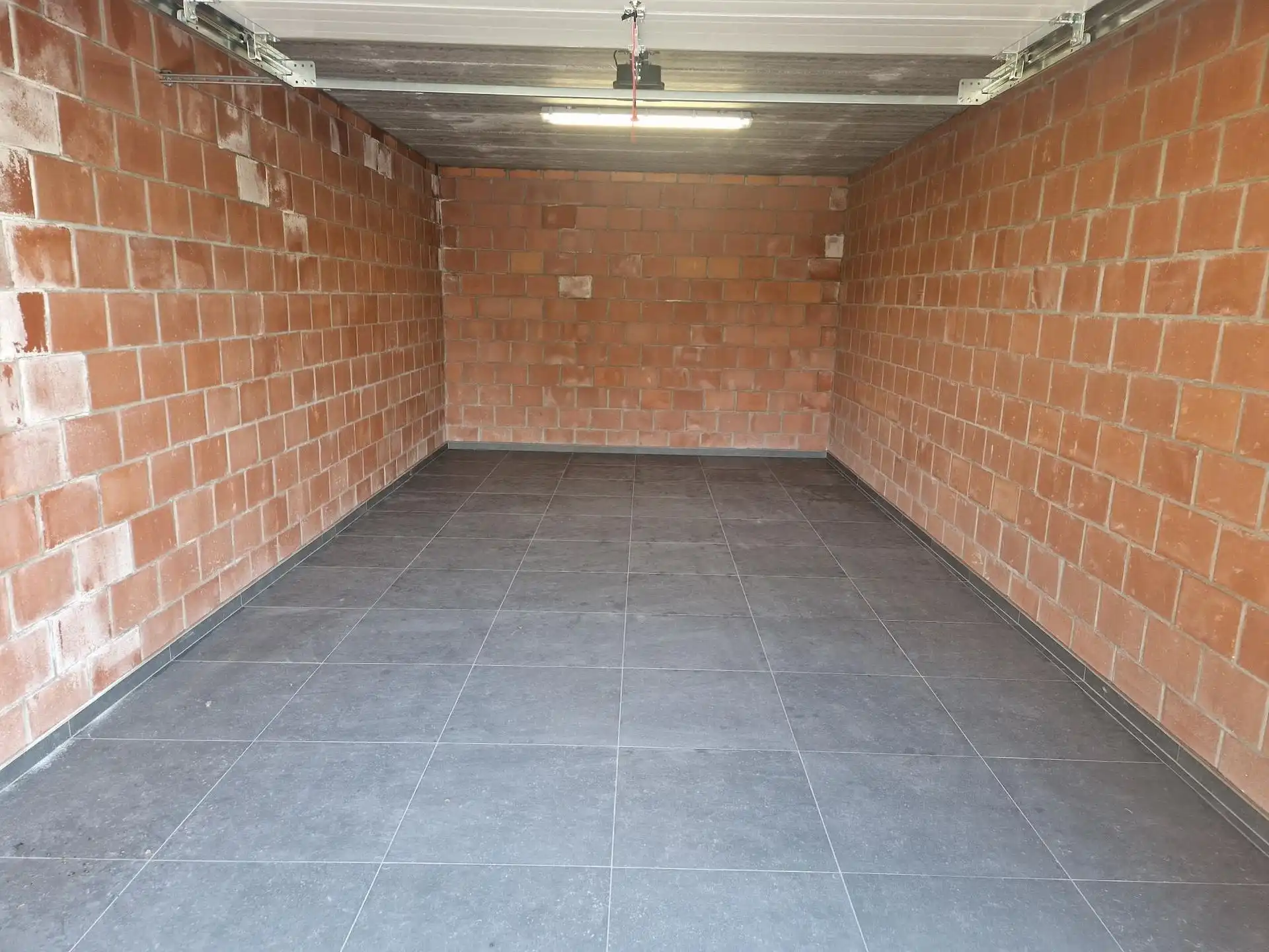 Ruime garagebox te Heist-Goor foto 4