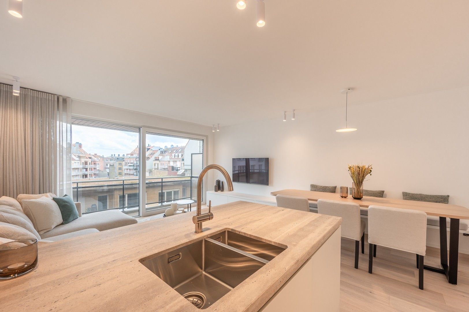 Prachtig 3 slaapkamer appartement gelegen op enkele stappen van het Rubensplein en de zee en het strand. foto 10