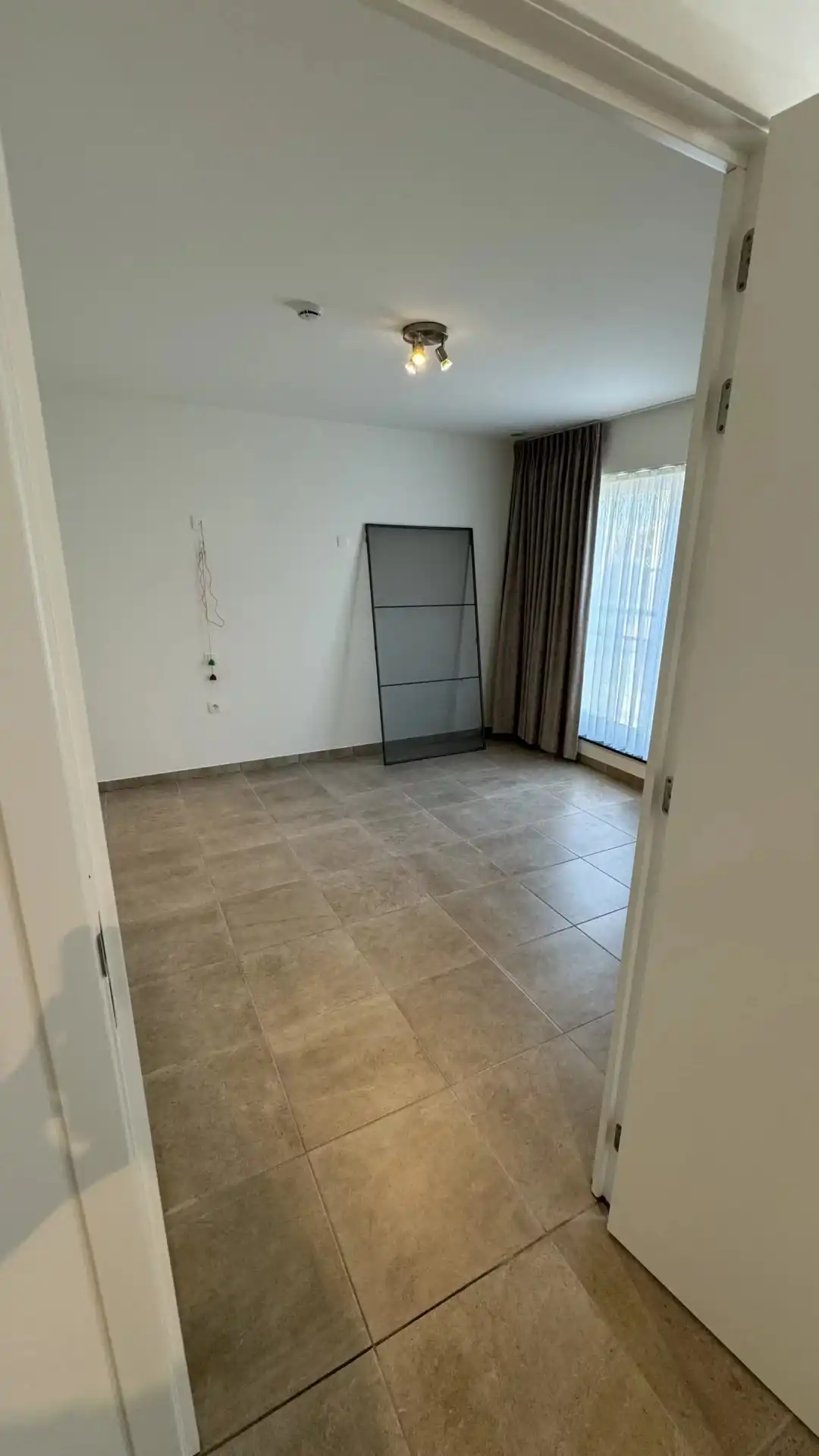 Serviceflat met 1 slaapkamer en balkon, momenteel verhuurd. foto 17