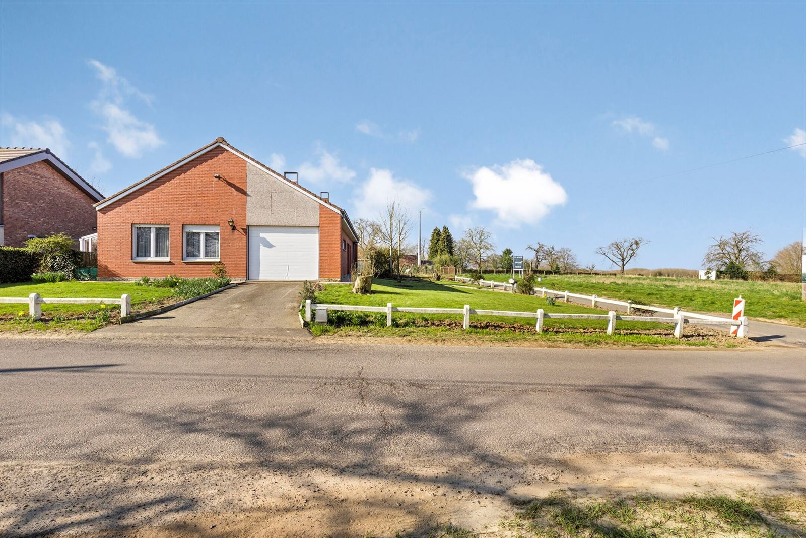 Goed gelegen bungalow te koop foto 2