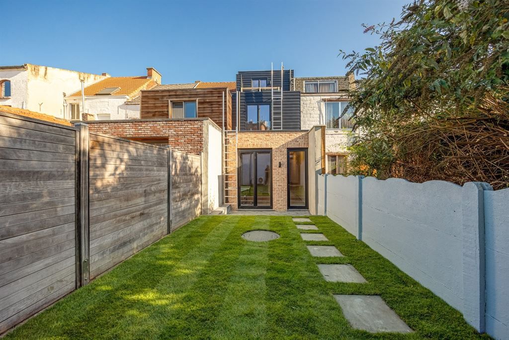 Studentenhuis met 5 kamers foto {{pictureIndex}}