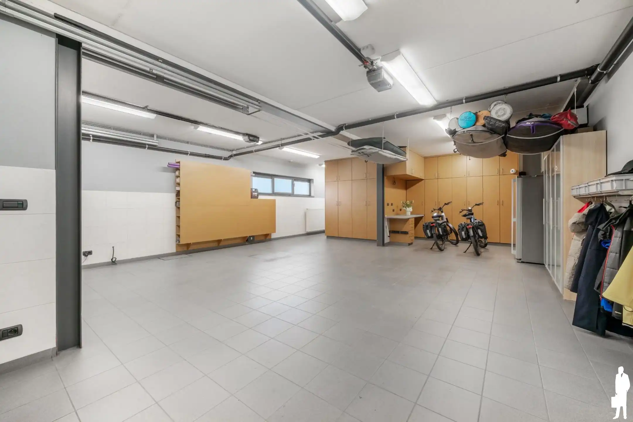 Prachtige woning met 5 slaapkamers, 2 badkamers en bijgebouw foto 15