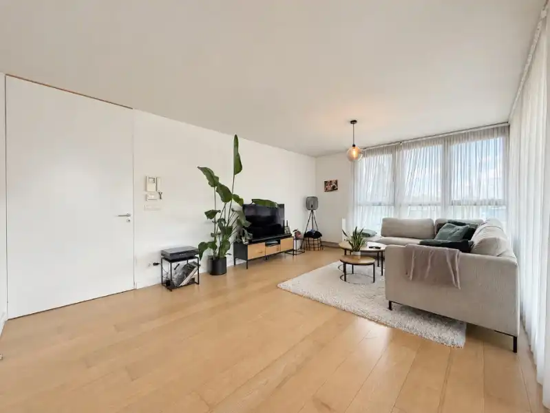 Lichtrijk hoekappartement met terras nabij Watersportbaan foto 7