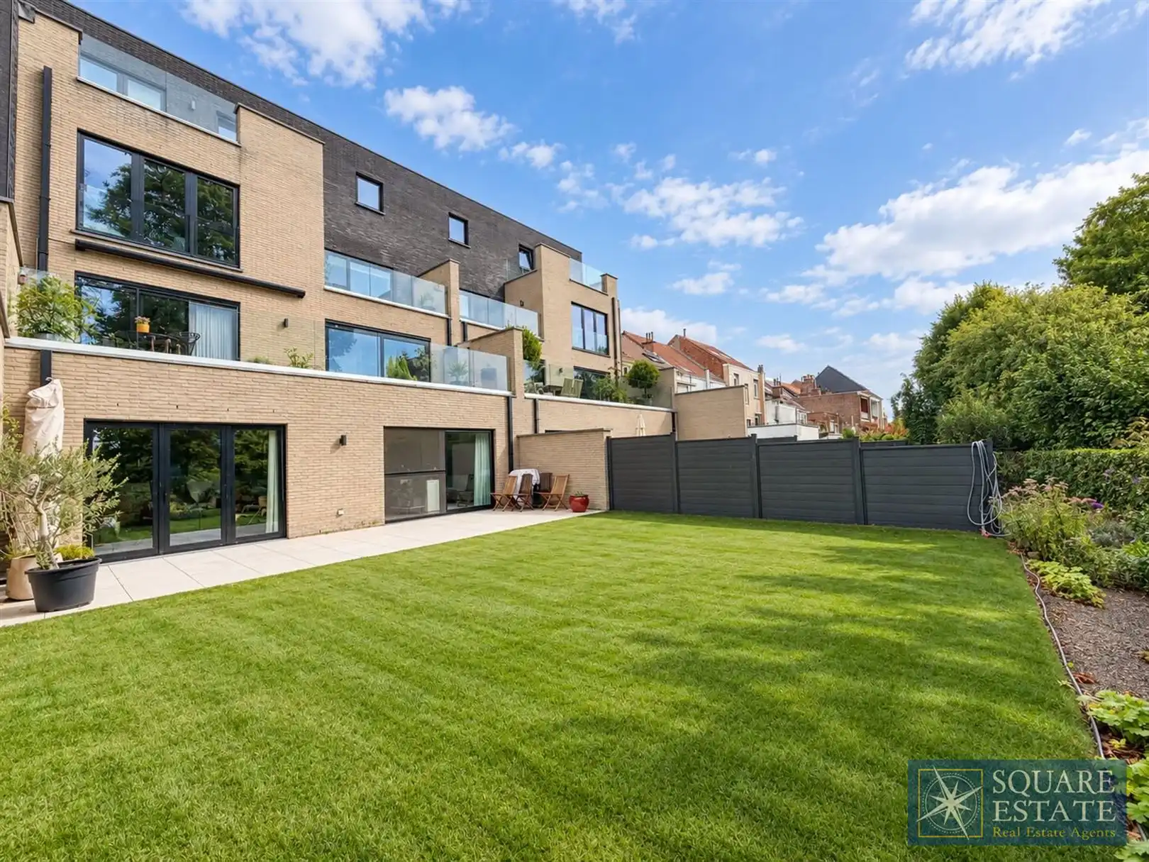 Prachtig appartement op de begane grond met garage foto {{pictureIndex}}