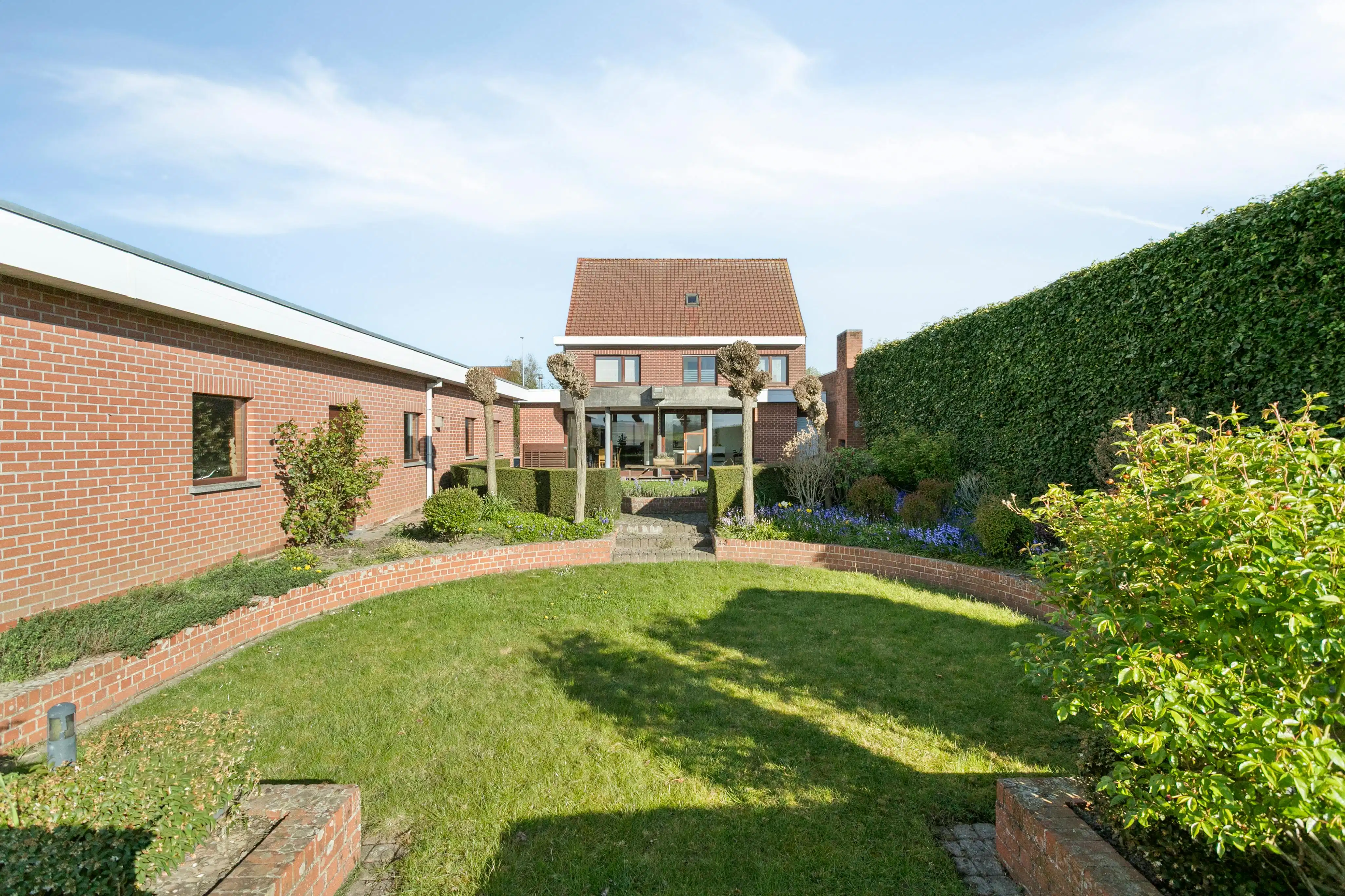 Ruime gezinswoning met prachtig verzicht foto 17