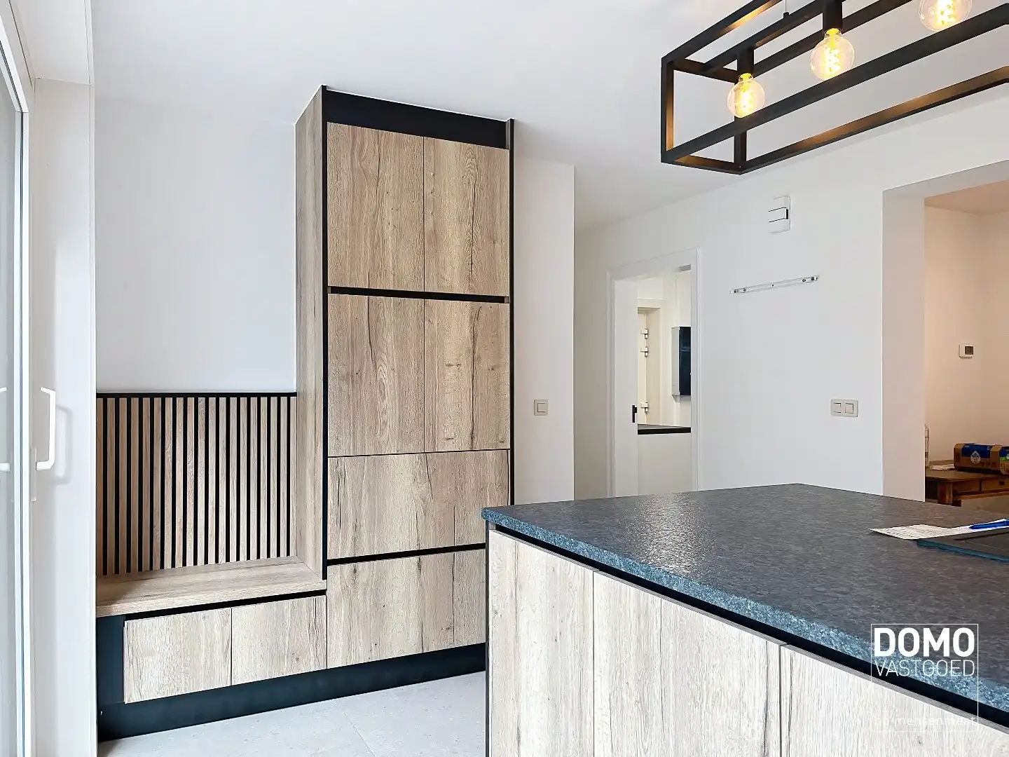 VOLLEDIG GERENOVEERDE WONING MET 3 SLAAPKAMERS EN ZUIDGERICHTE TUIN foto 4